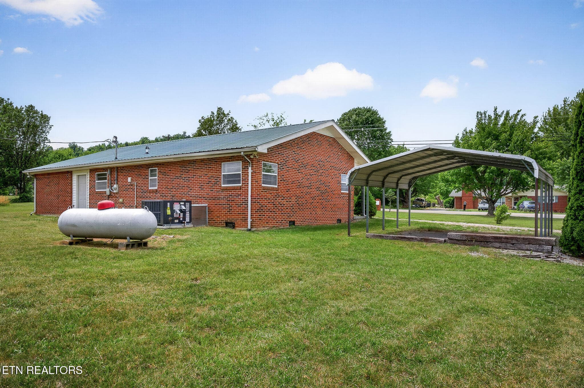 DSC08092 - 1372 Jamestown Hwy, Livingston, TN 38570, Livingston