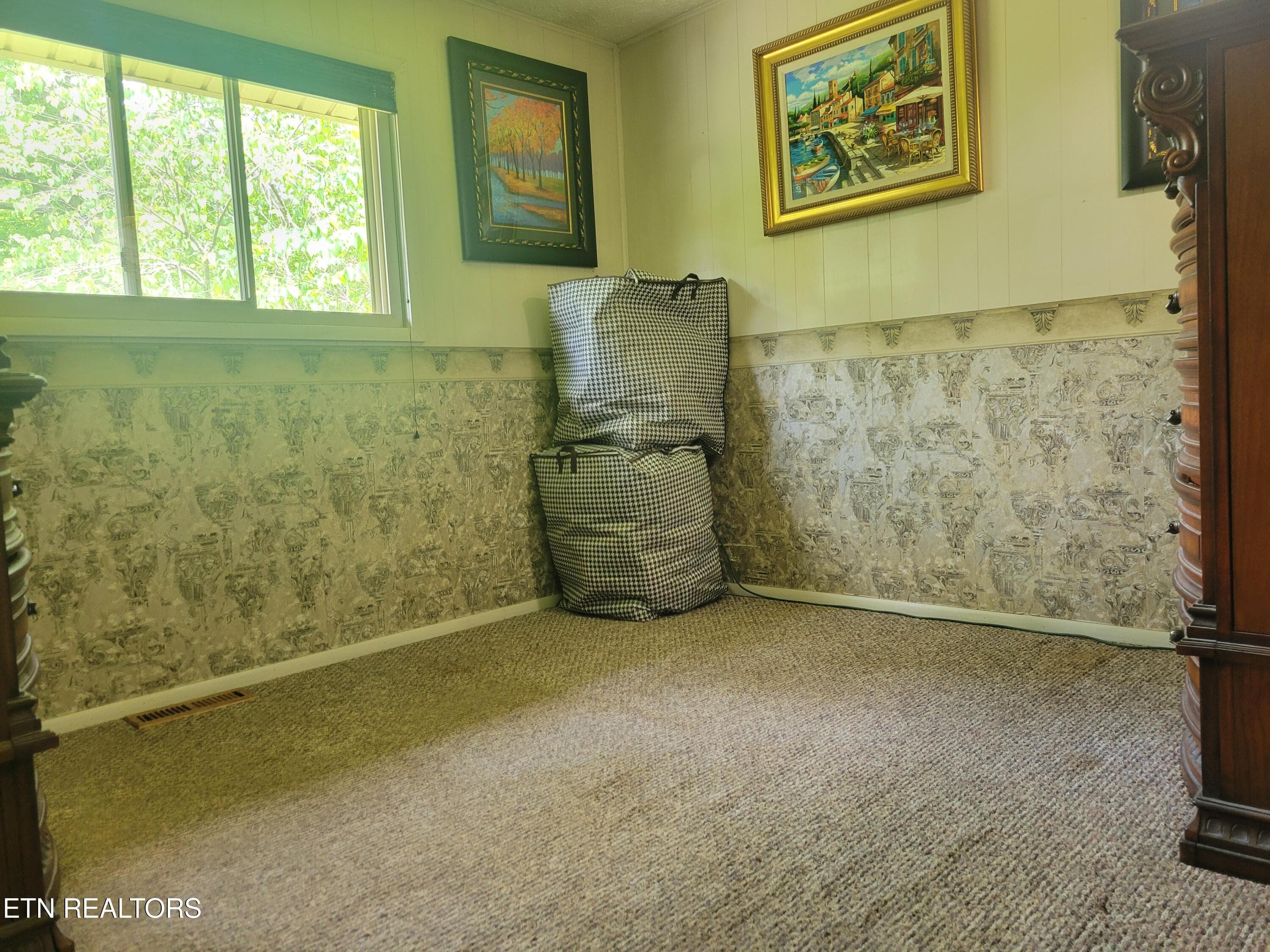 Bedroom 2 - 572 S Lake Drive, Oneida, TN 37841