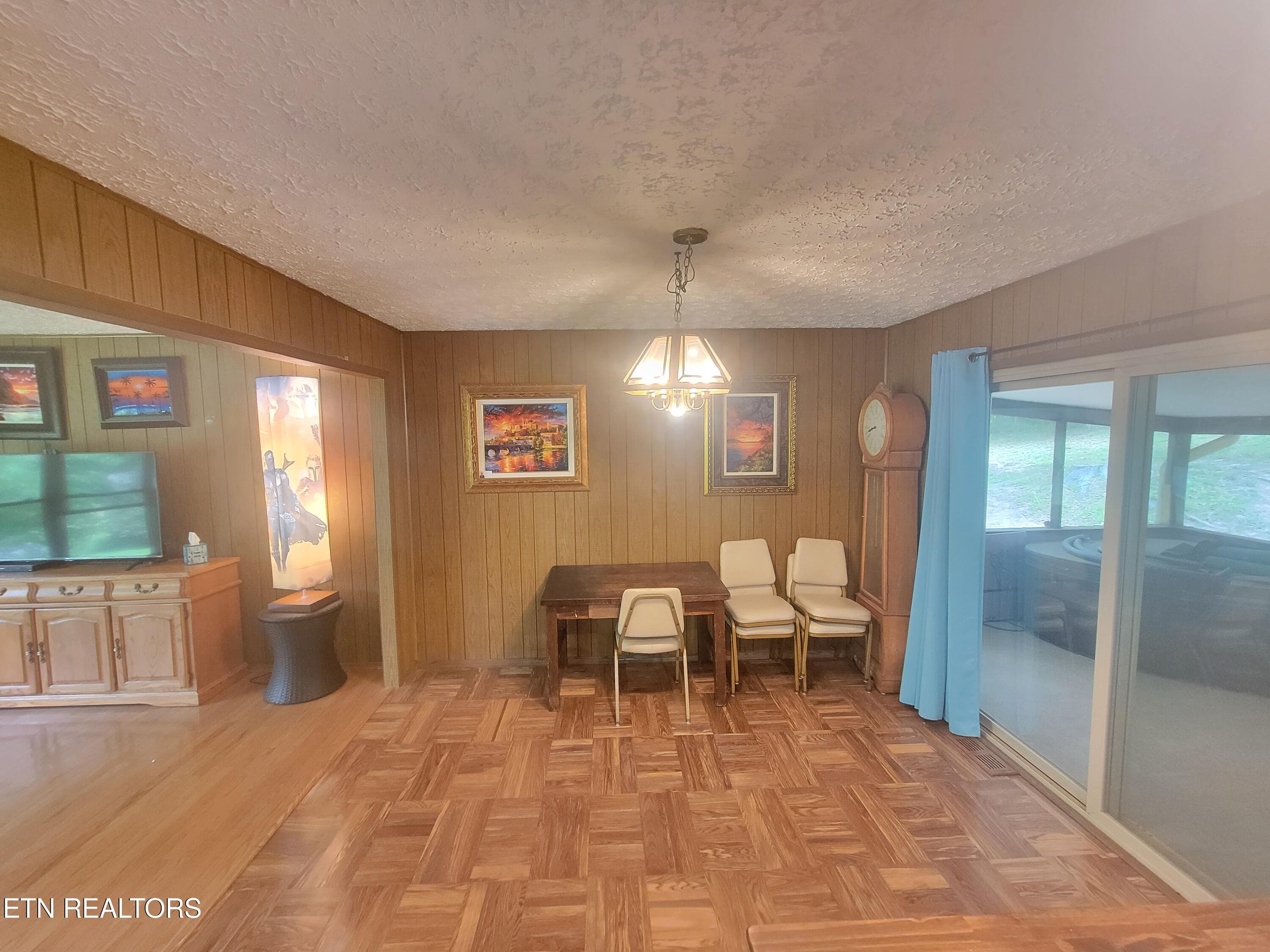 Dining Rm 2 - 572 S Lake Drive, Oneida, TN 37841