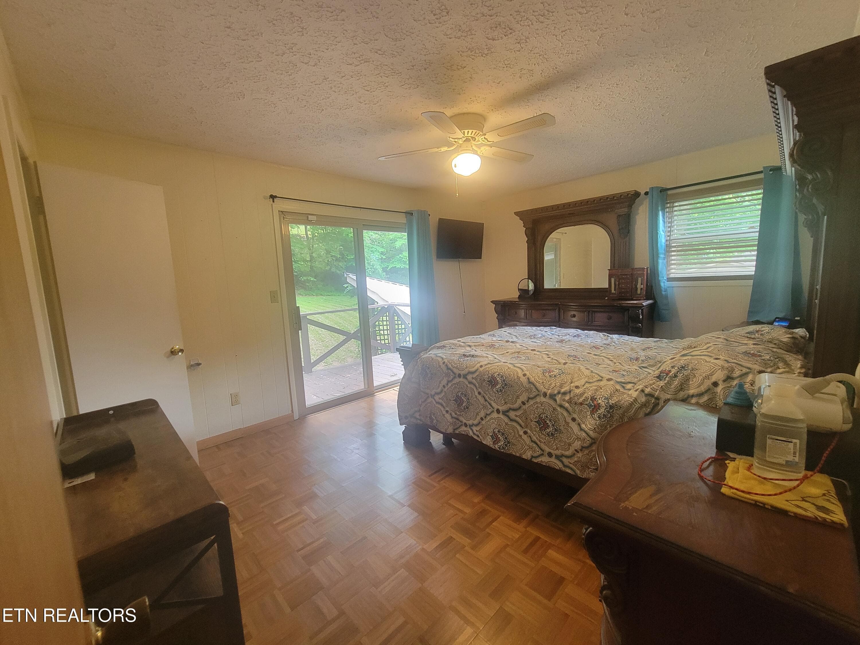 Master Bedroom - 572 S Lake Drive, Oneida, TN 37841
