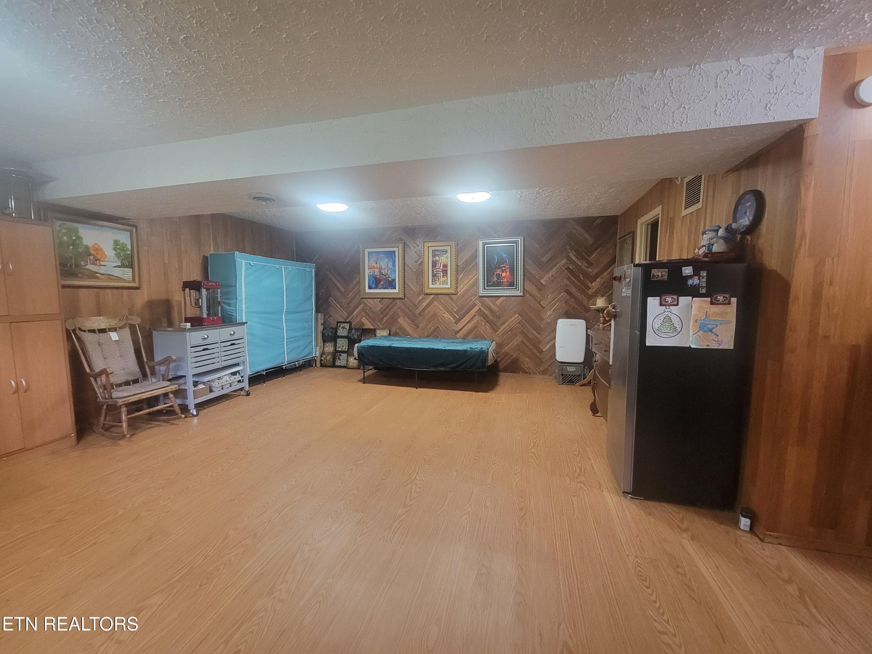 Downstairs Den Rec Rm - 572 S Lake Drive, Oneida, TN 37841