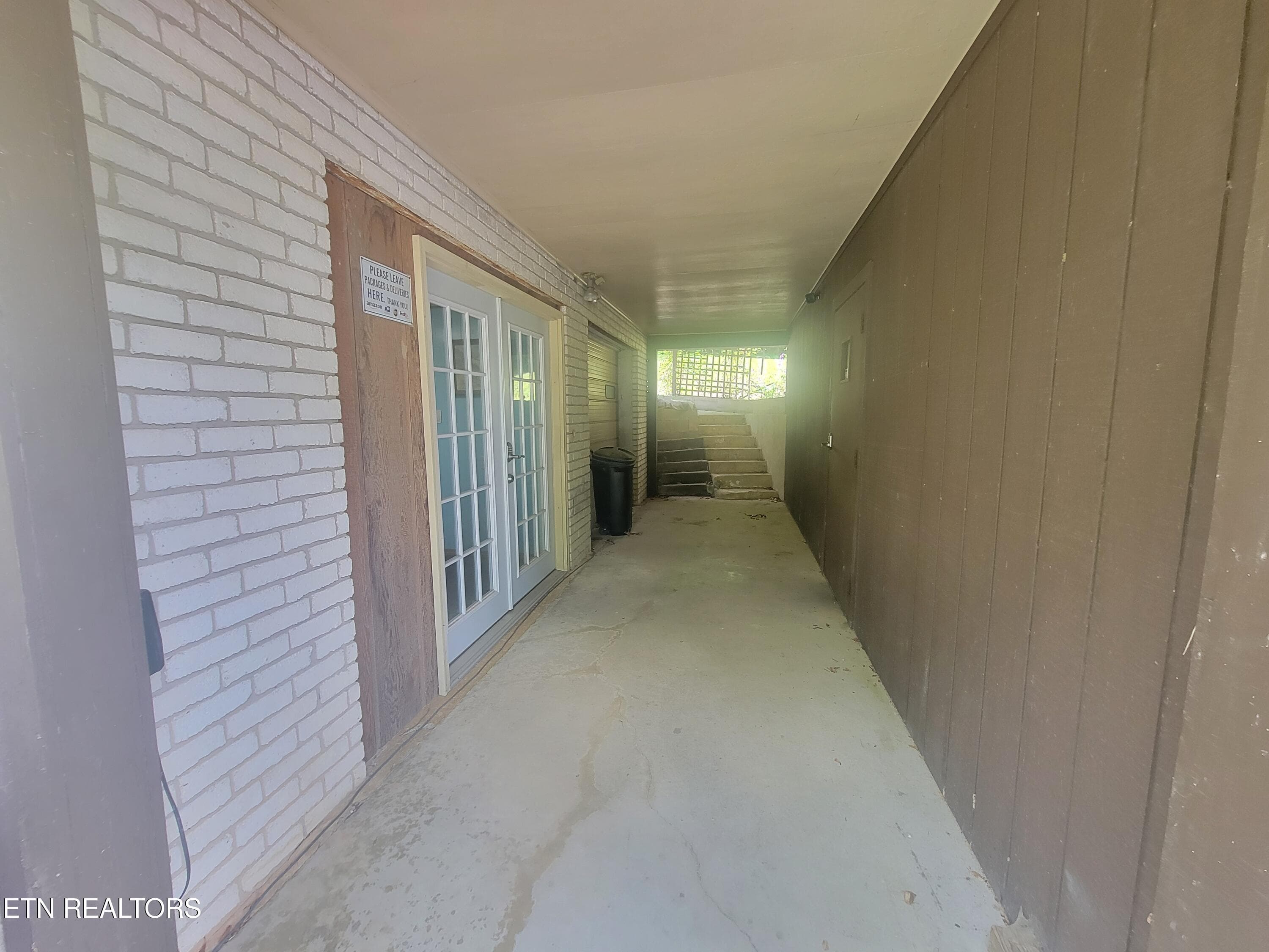 Breezeway - 572 S Lake Drive, Oneida, TN 37841