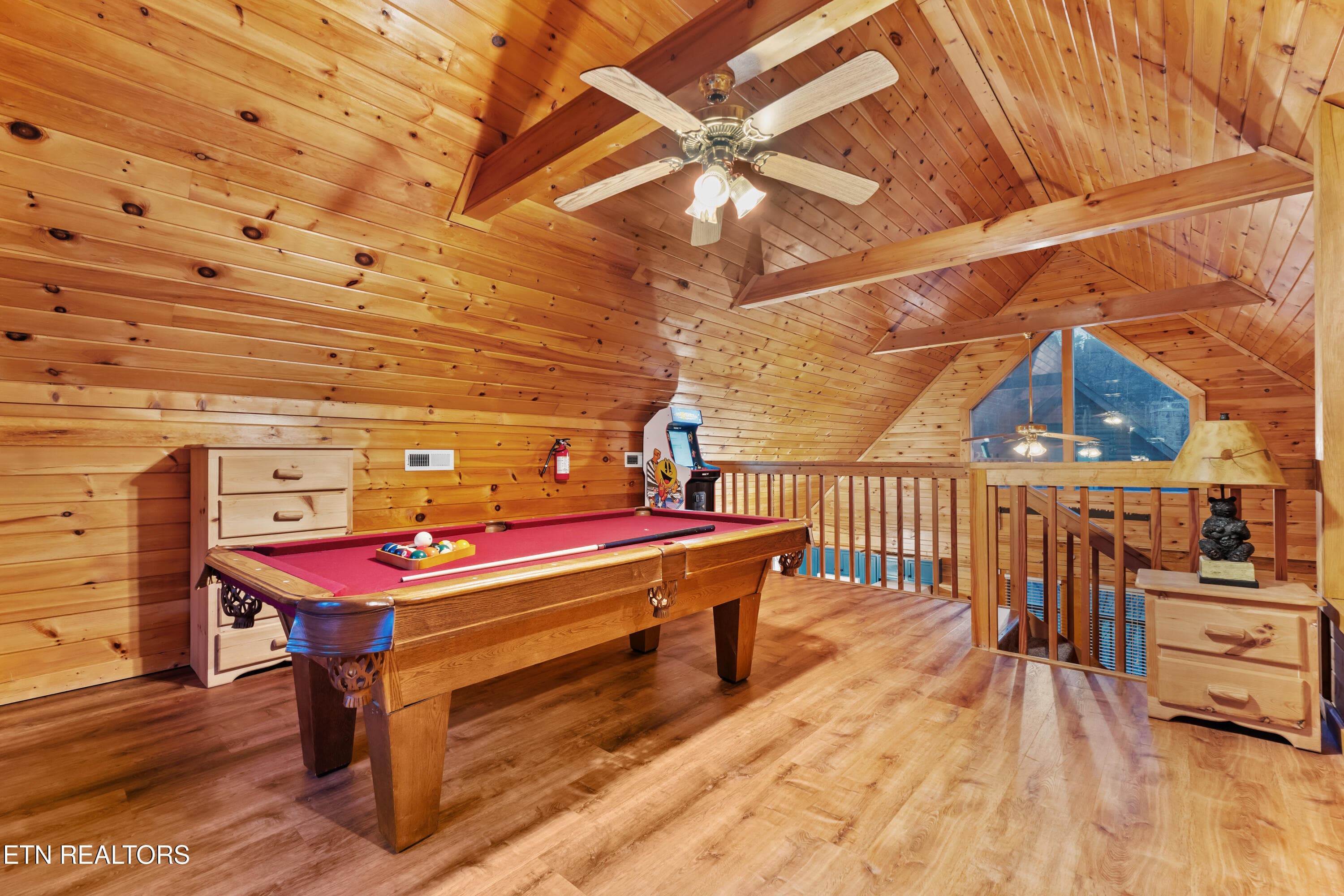 Upstairs Loft - 1316 Wedge Tailed Lane, Sevierville, TN 37876