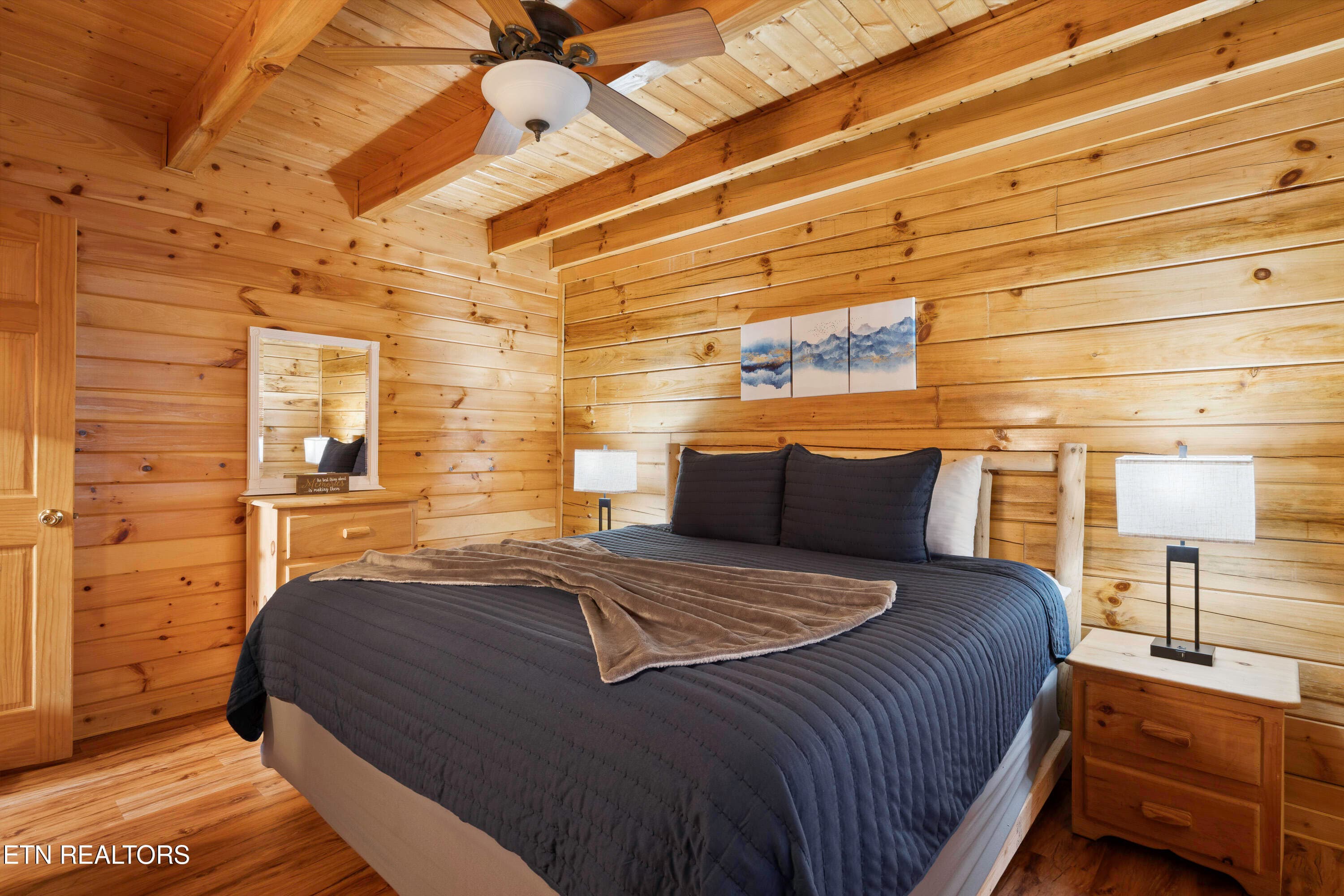 Primary Suite 1 - 1316 Wedge Tailed Lane, Sevierville, TN 37876