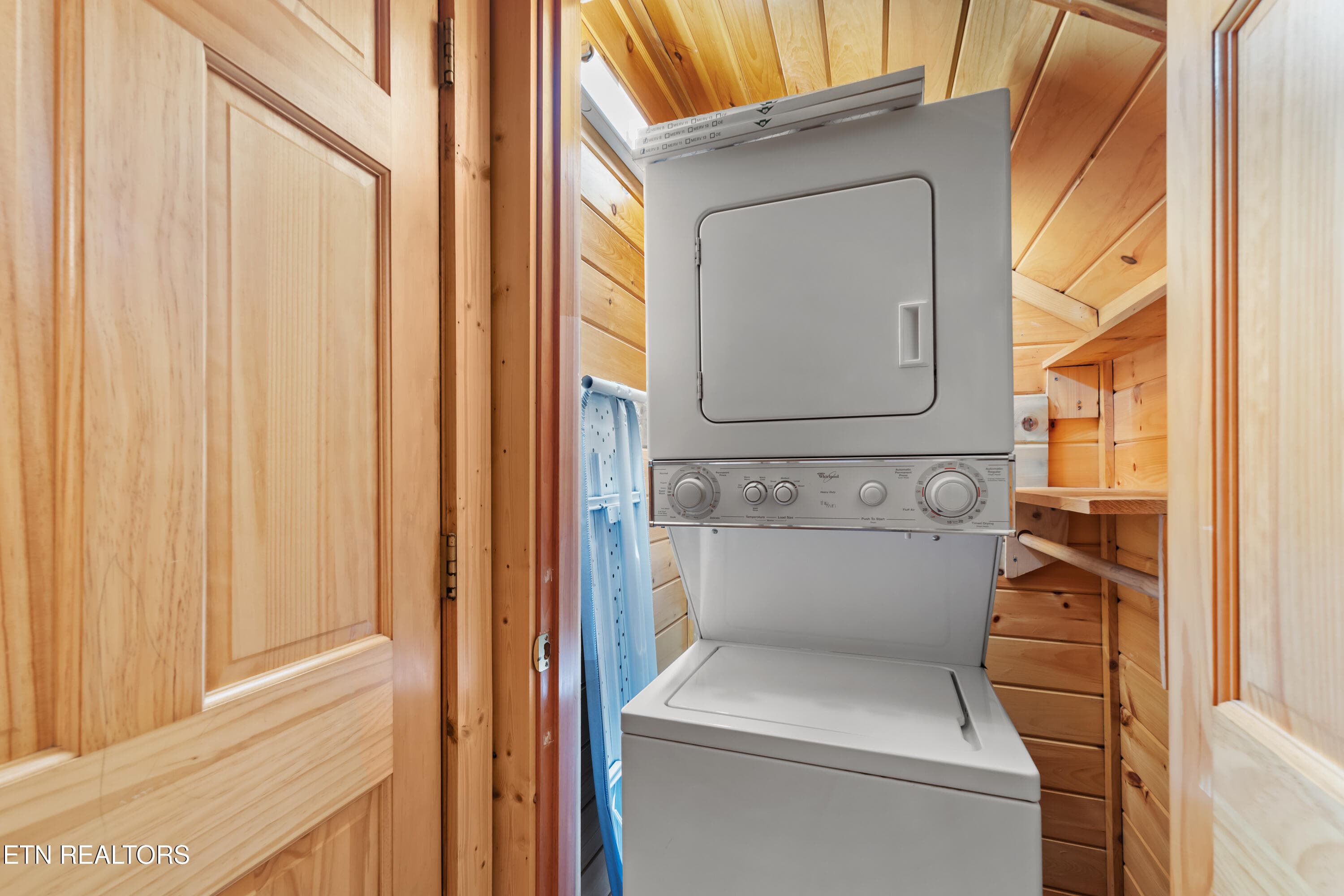 Laundry - 1316 Wedge Tailed Lane, Sevierville, TN 37876