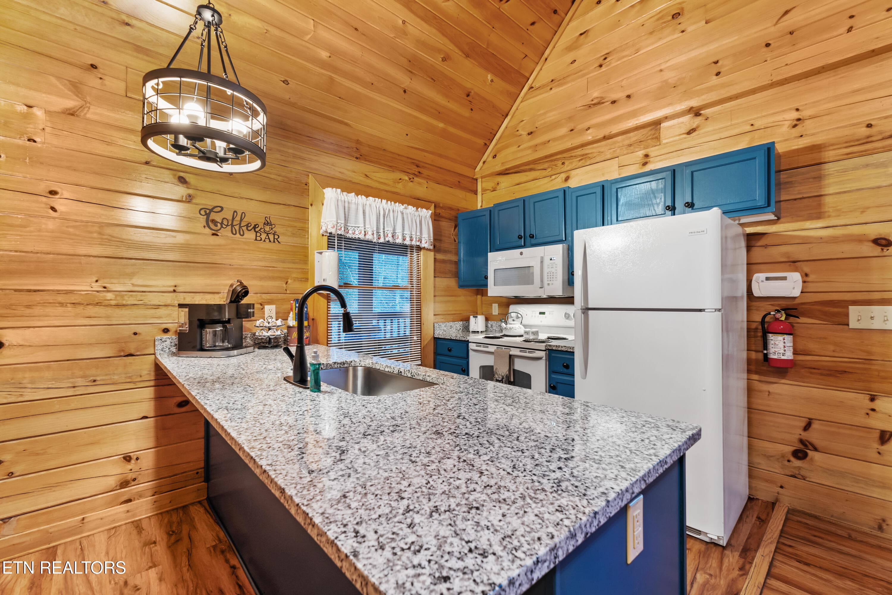 Kitchen and Breakfast Bar - 1316 Wedge Tailed Lane, Sevierville, TN 37876