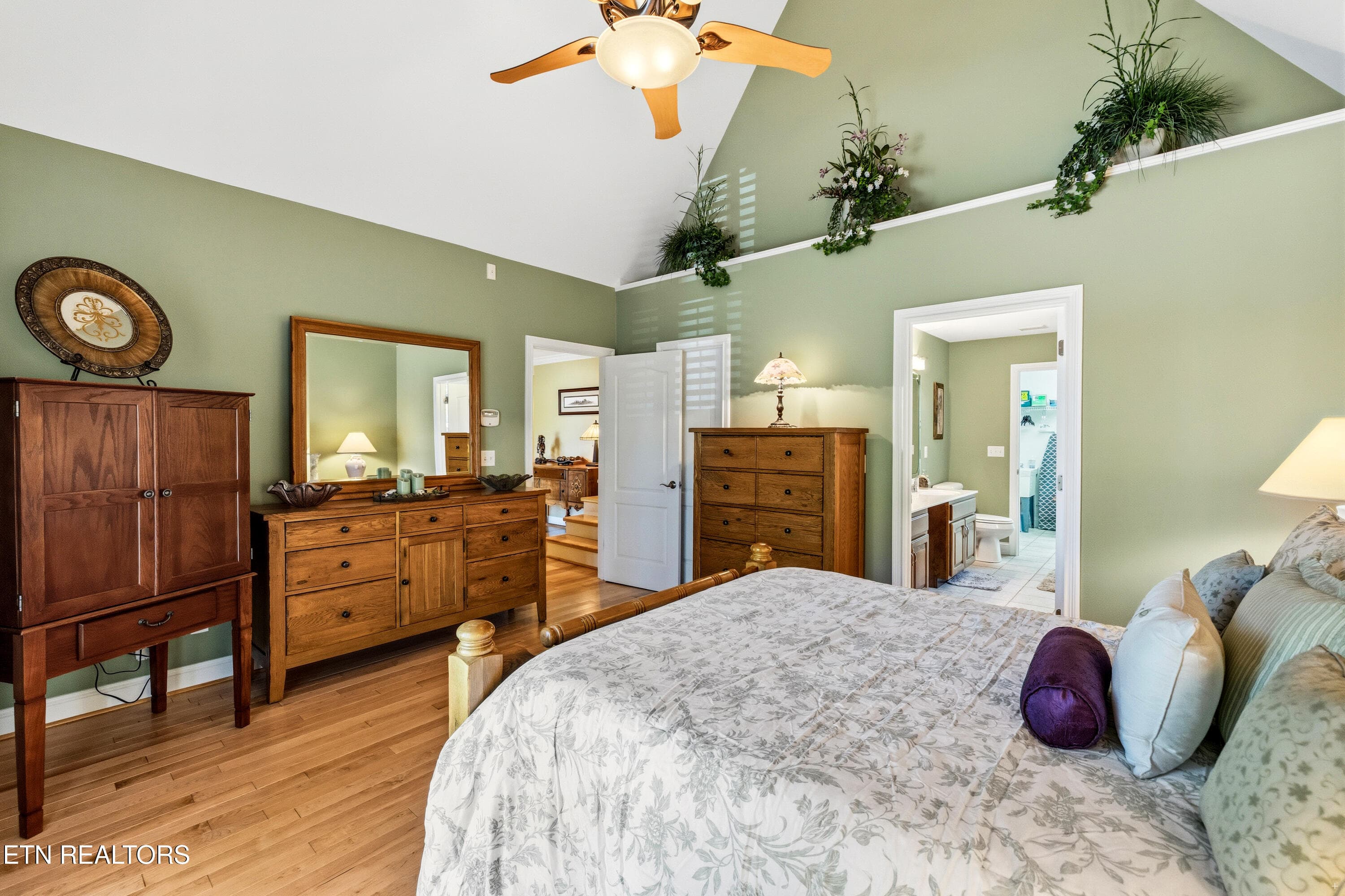 Primary with large walkin closet - 127 Ridgeland Lane, Sharps Chapel, TN 37866