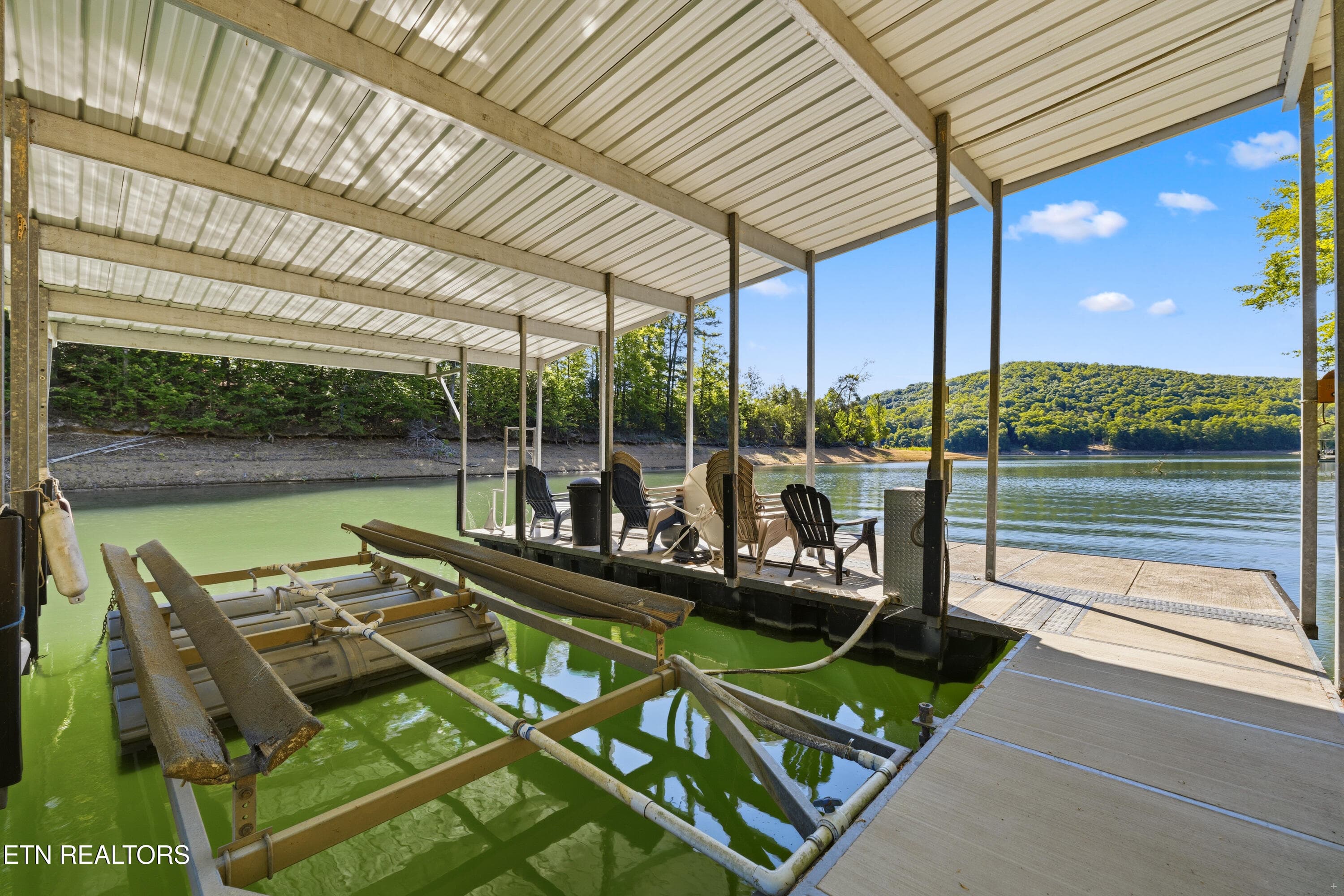 Lift on dock - 127 Ridgeland Lane, Sharps Chapel, TN 37866