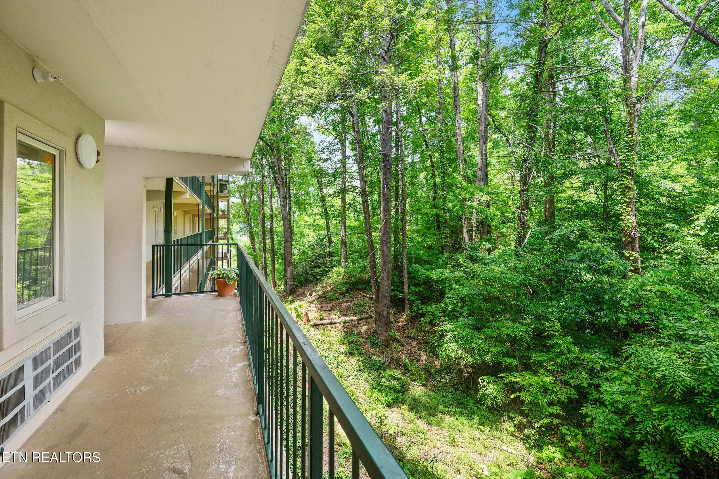 Very close to the elevator. - 413 Baskins Creek Rd 501, Gatlinburg, TN 37738, Gatlinburg