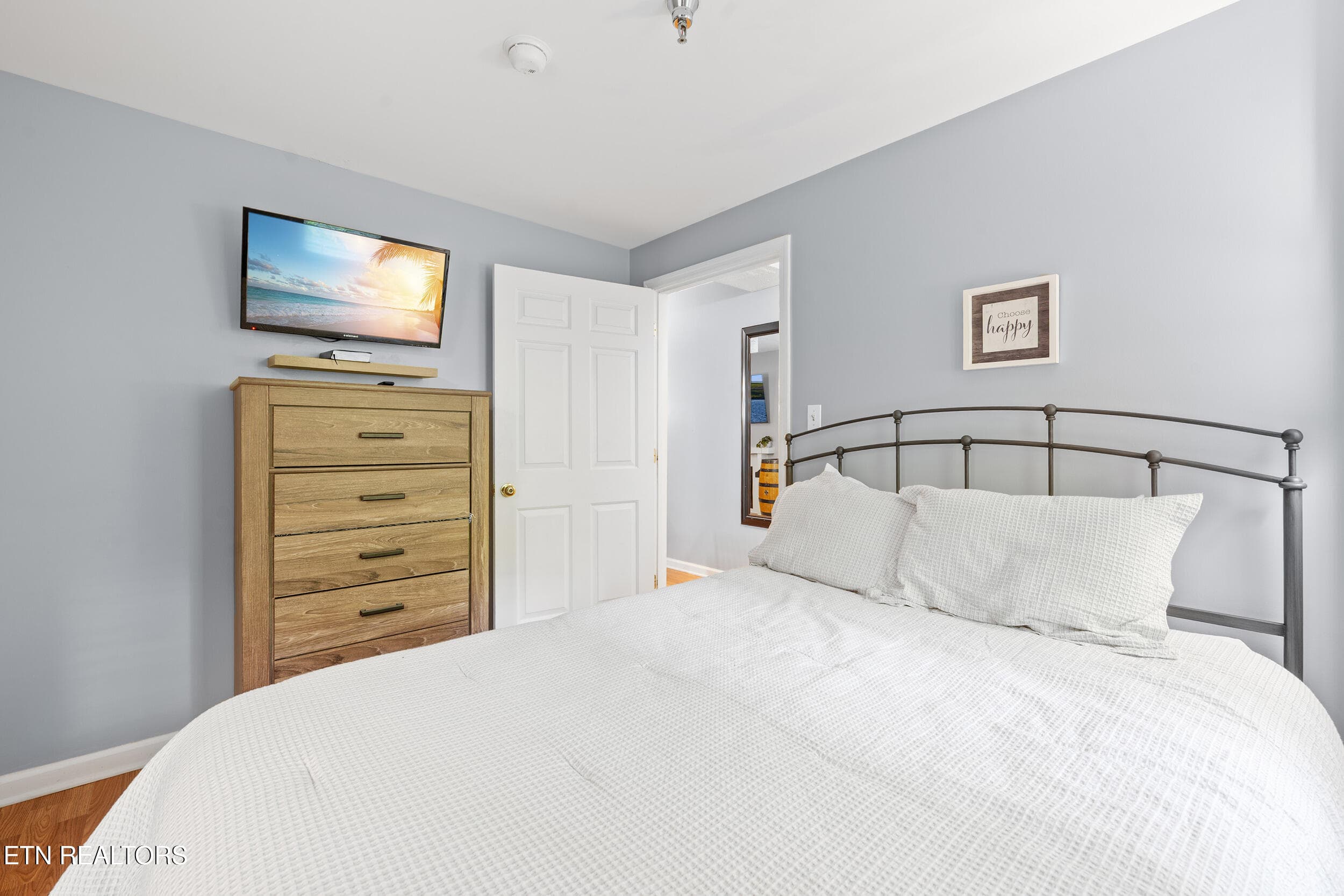 Bedroom 1 - 413 Baskins Creek Rd 501, Gatlinburg, TN 37738, Gatlinburg