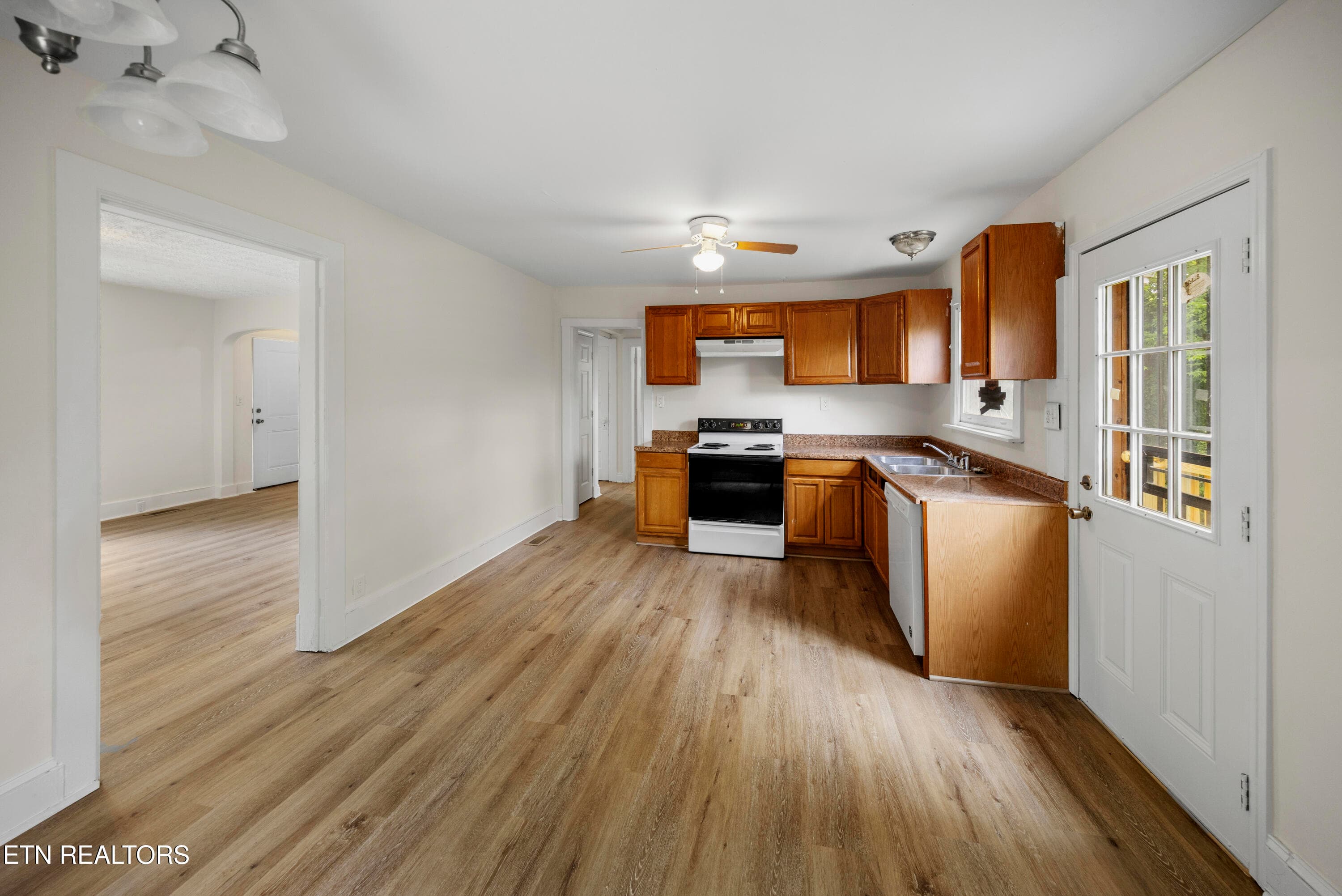 L40A0283 - 359 Nash Rd, Knoxville, TN 37914