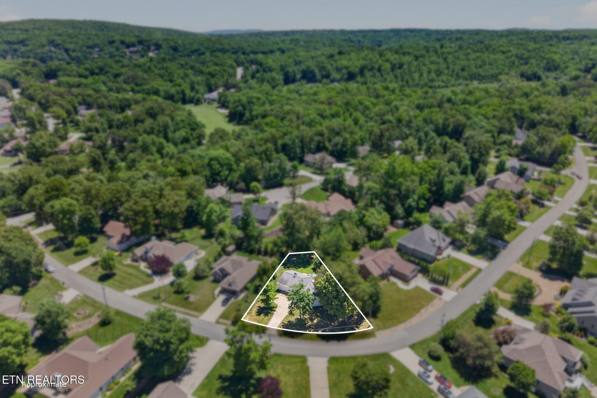 7-web-or-mls-19 Thames Ct_1_Boundary (2) - 19 Thames Court, Crossville, TN 38558