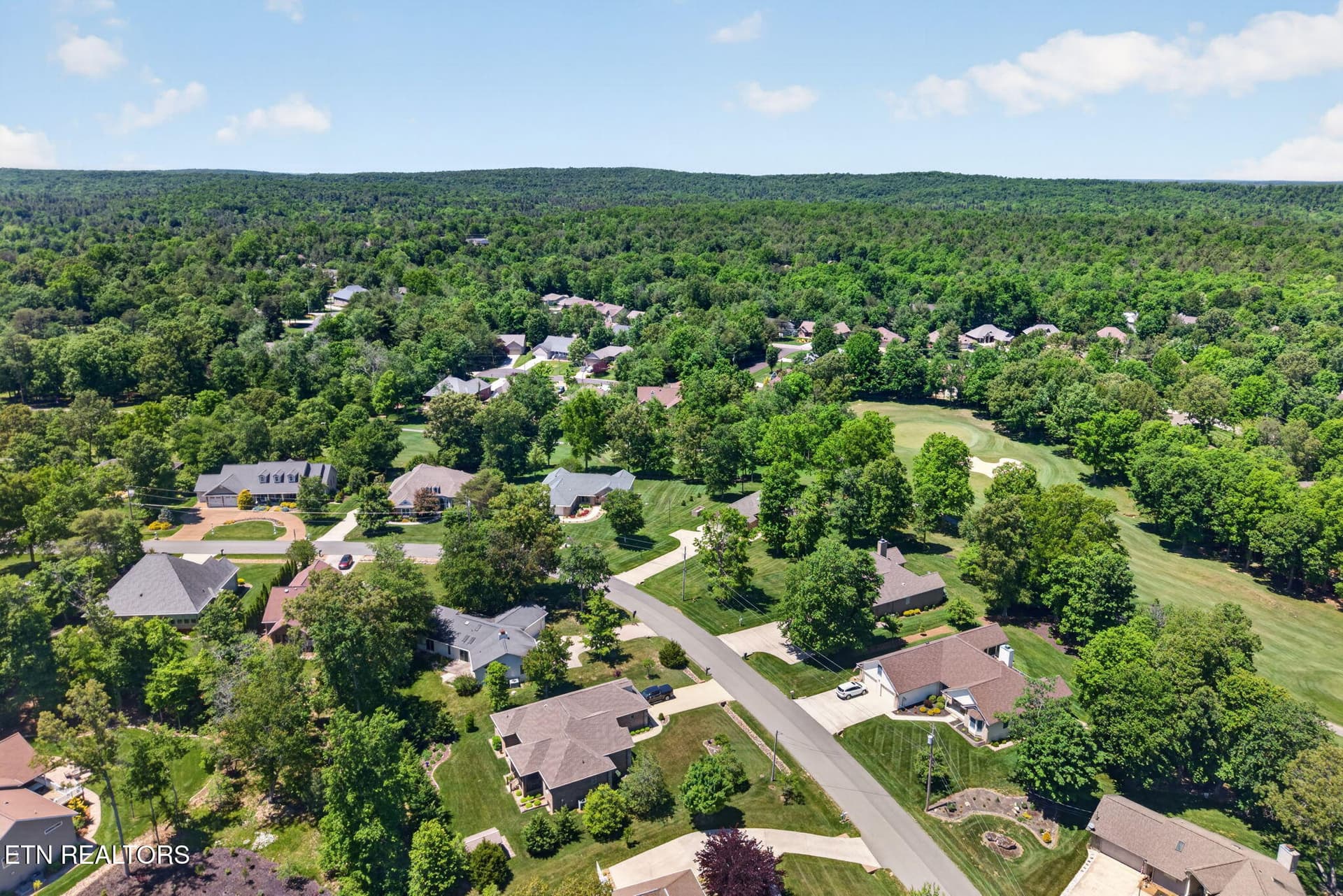 9-web-or-mls-19 Thames Ct_3 - 19 Thames Court, Crossville, TN 38558