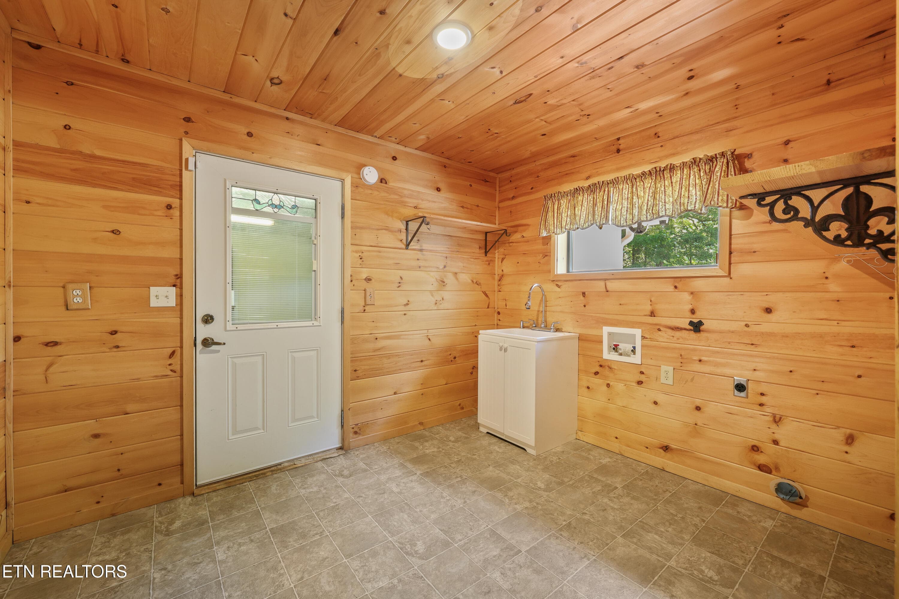 13-165 Lenz Dr 10 - 165 Lenz Drive, Kodak, TN 37764
