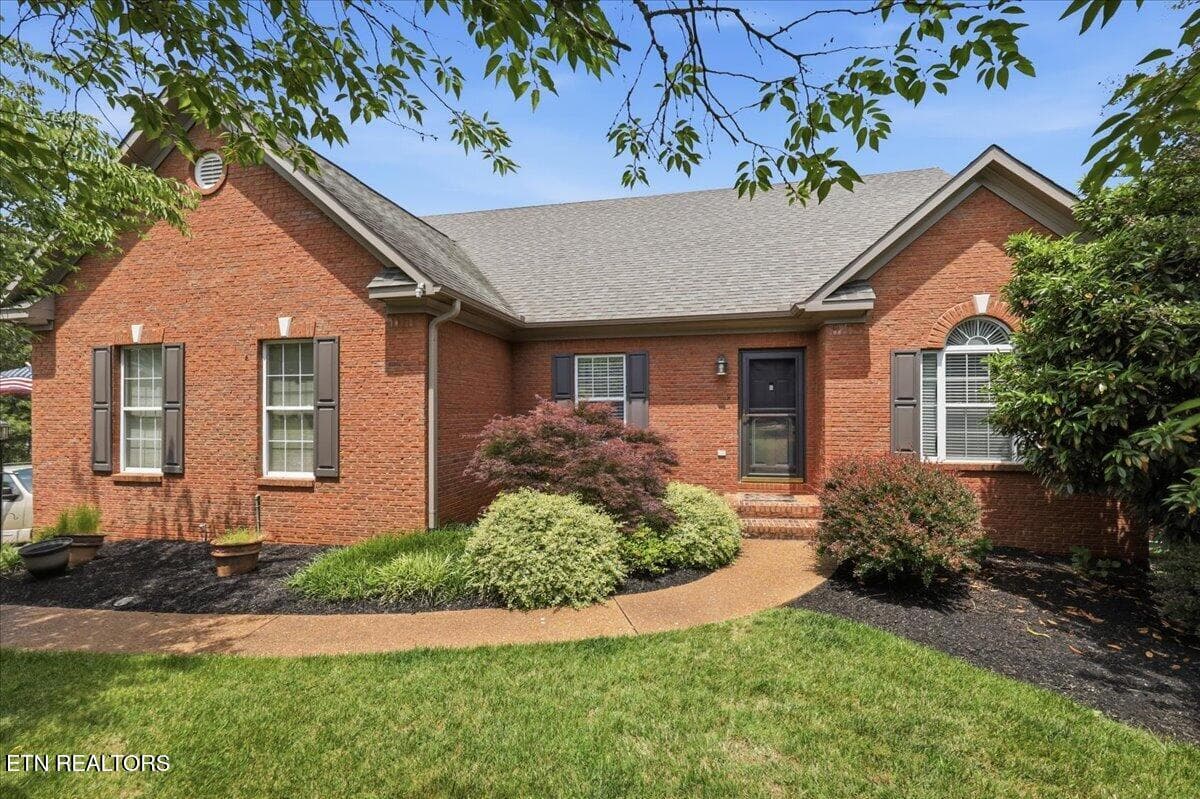 2100 Madison Grove Lane, Knoxville, TN 37922