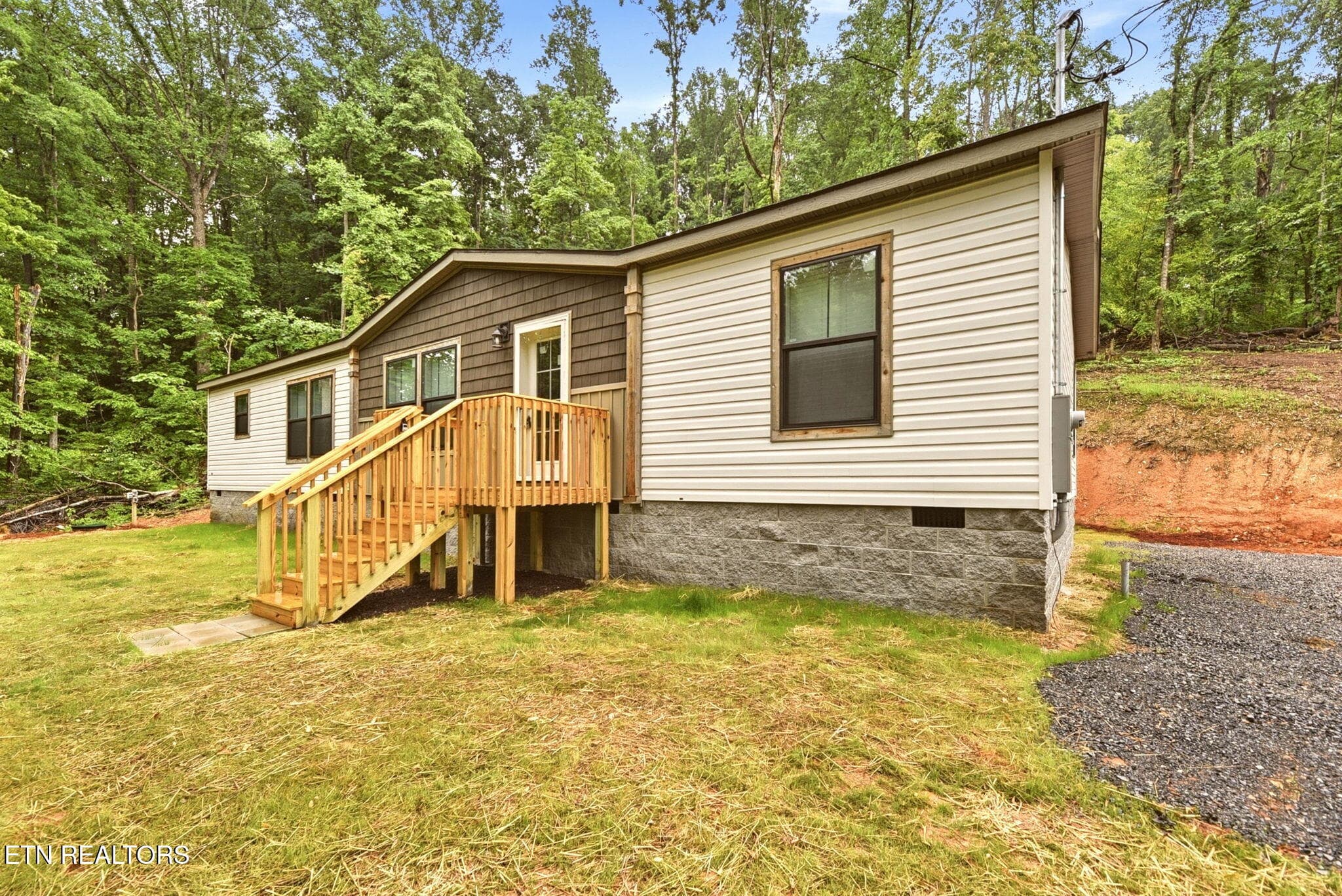 2-web-or-mls-DSC_0003 - 283 Farmers Hollow Rd, Clinton, TN 37716
