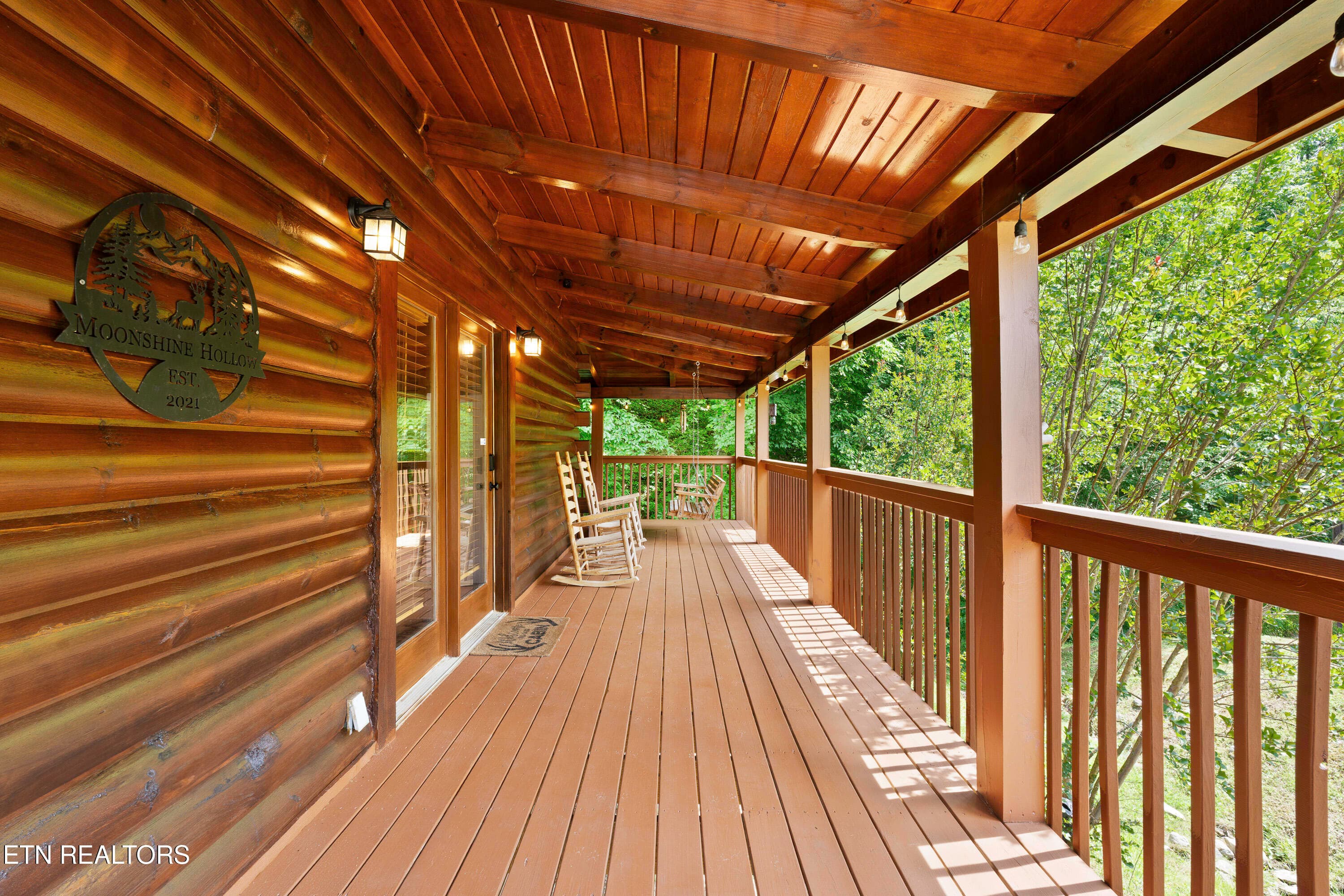 Front Porch Deck - 1316 Wedge Tailed Lane, Sevierville, TN 37876