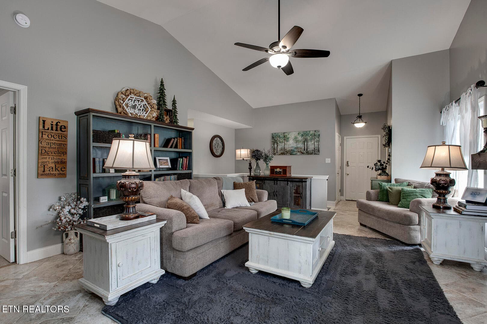 04_PoteauTrace_101_Living02 - 101 Poteau Trace, Loudon, TN 37774