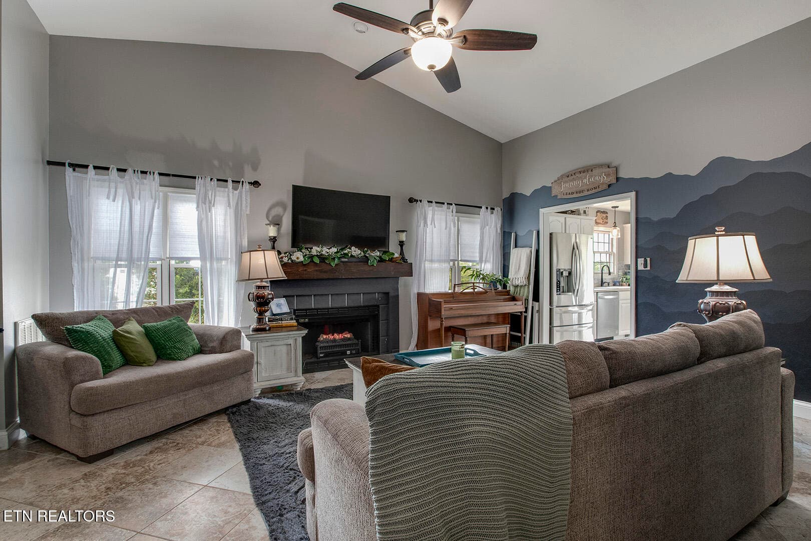 06_PoteauTrace_101_Living04 - 101 Poteau Trace, Loudon, TN 37774