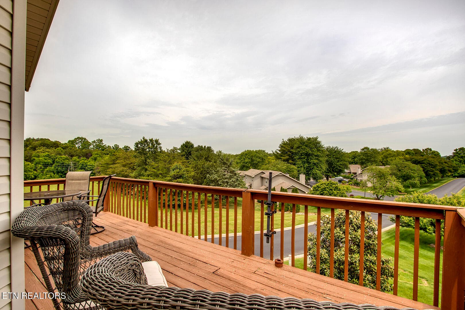 10_PoteauTrace_101_Deck01 - 101 Poteau Trace, Loudon, TN 37774