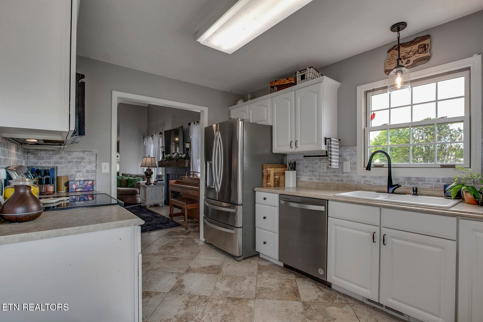 14_PoteauTrace_101_Kitchen03 - 101 Poteau Trace, Loudon, TN 37774