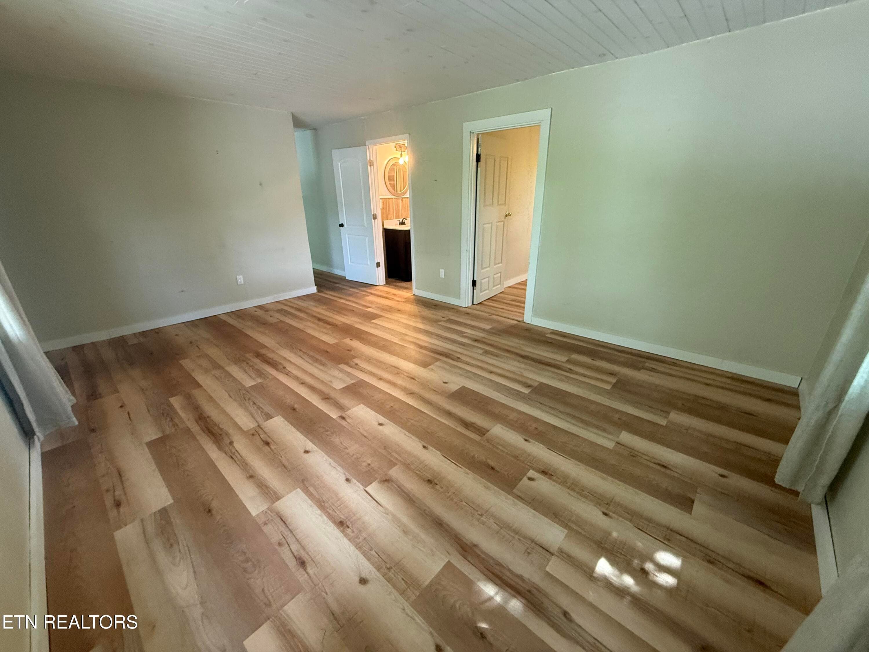 Living Area - 2850 Hodges Ferry Rd, Kodak, TN 37764