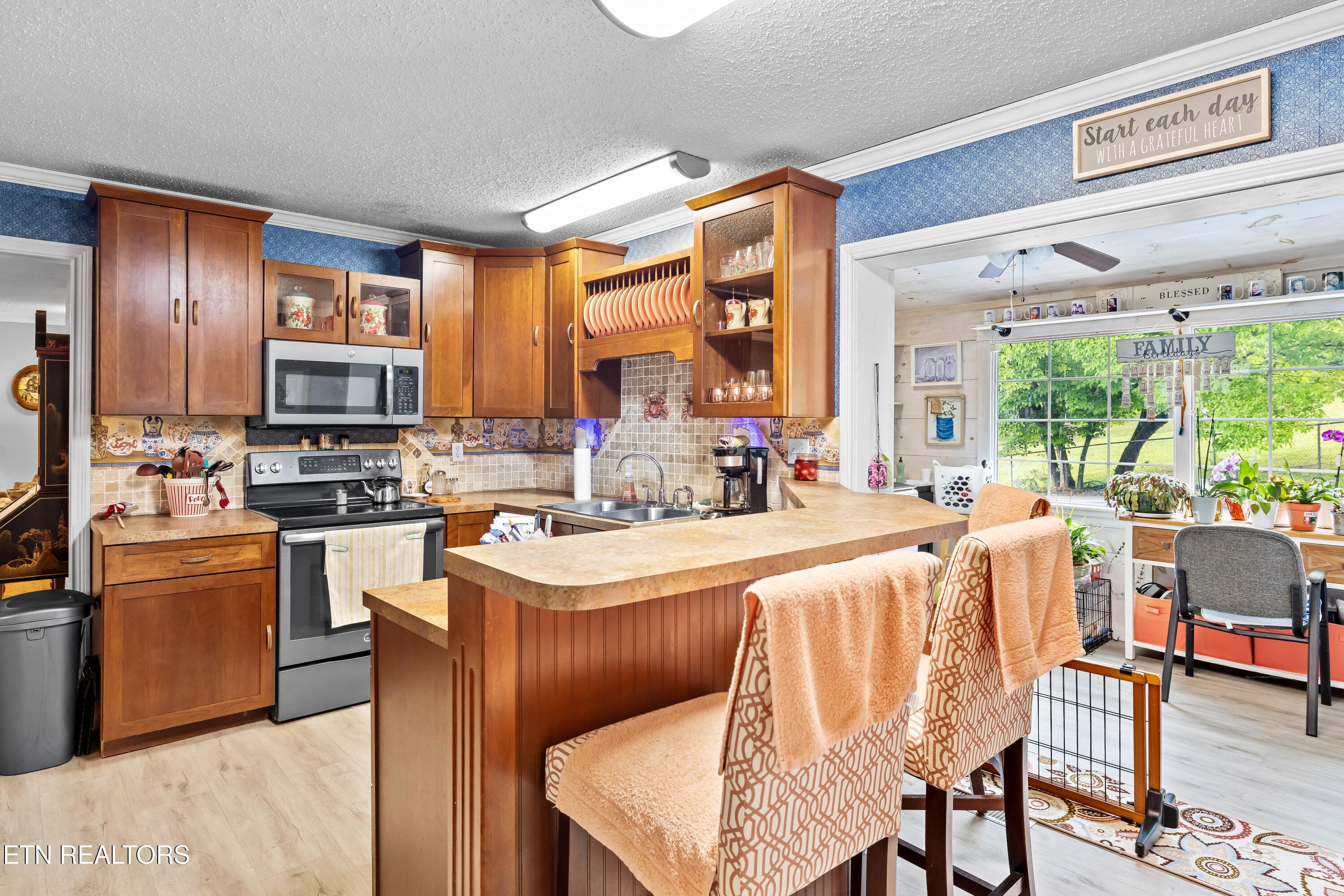 Bright - 2814 Montvale Rd, Maryville, TN 37803