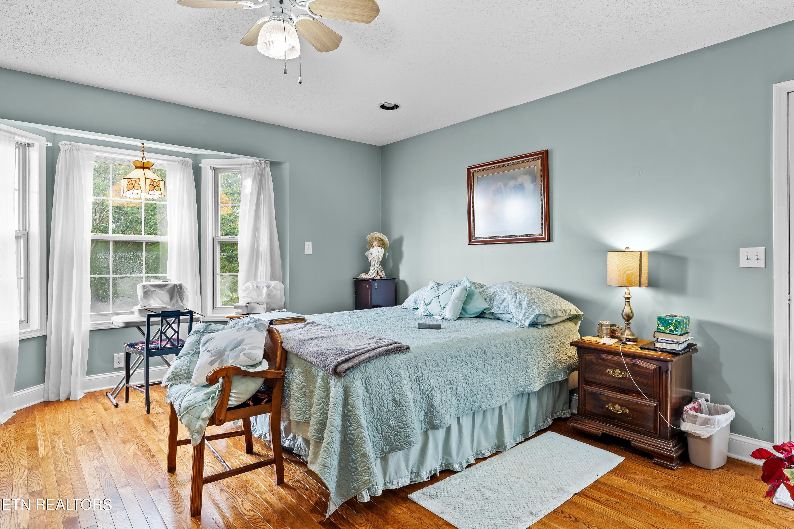 W/ Bay Window - 2814 Montvale Rd, Maryville, TN 37803