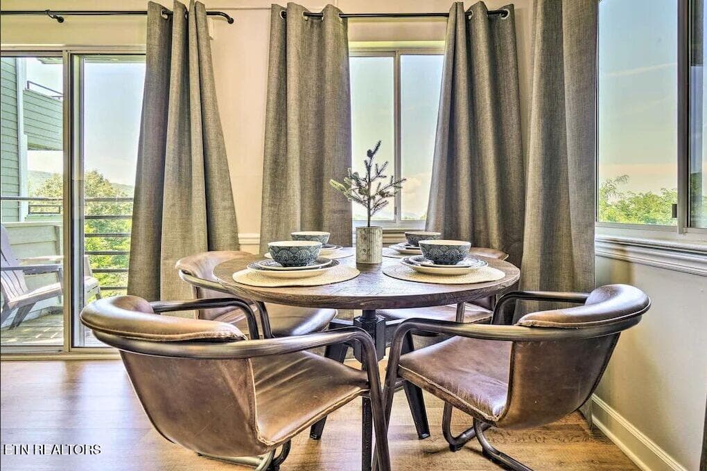 Living room dining with mountain views - 1260 Ski View Drive 4108, Gatlinburg, TN 37738, Gatlinburg
