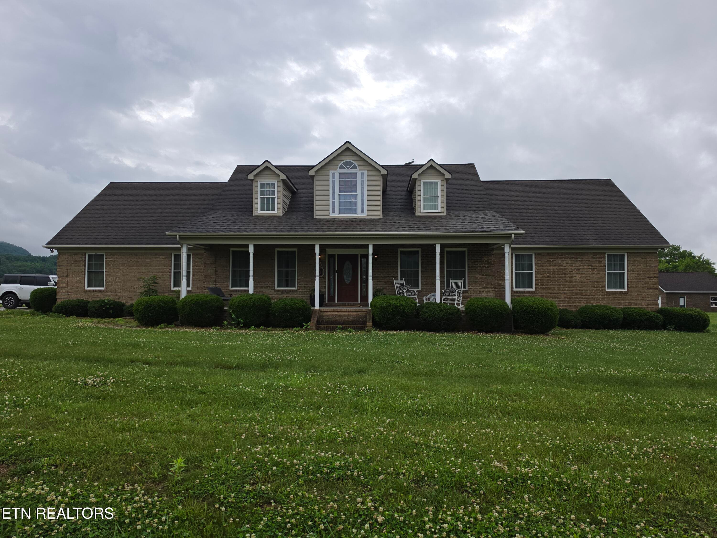 104 Dove Lane, Speedwell, TN 37870