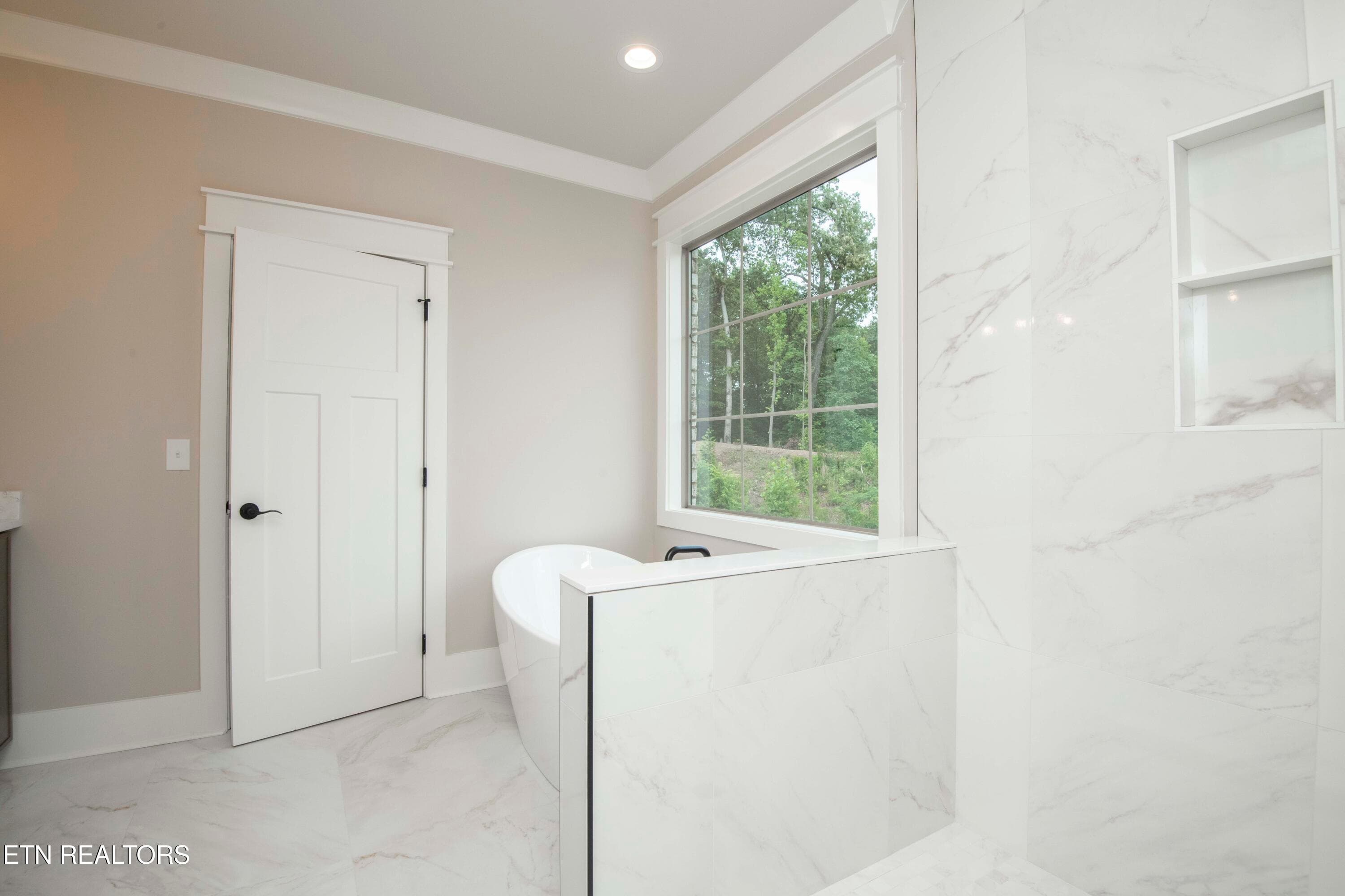 master bath 1_1 - 722 Eaglehorne Lane, Knoxville, TN 37909, Knoxville