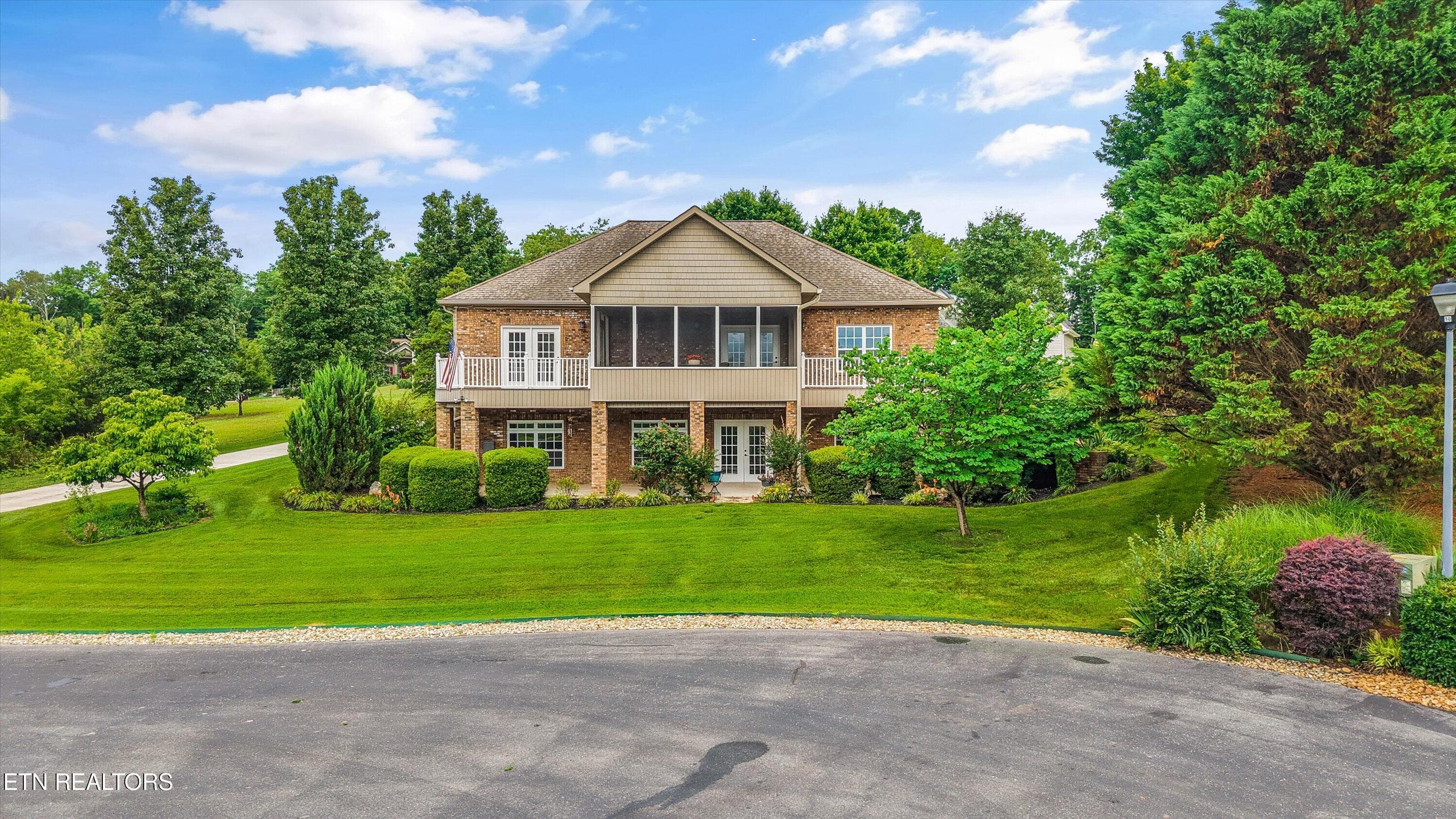 Kahite living done right - 145 Nunyu Tr, Vonore, TN 37885