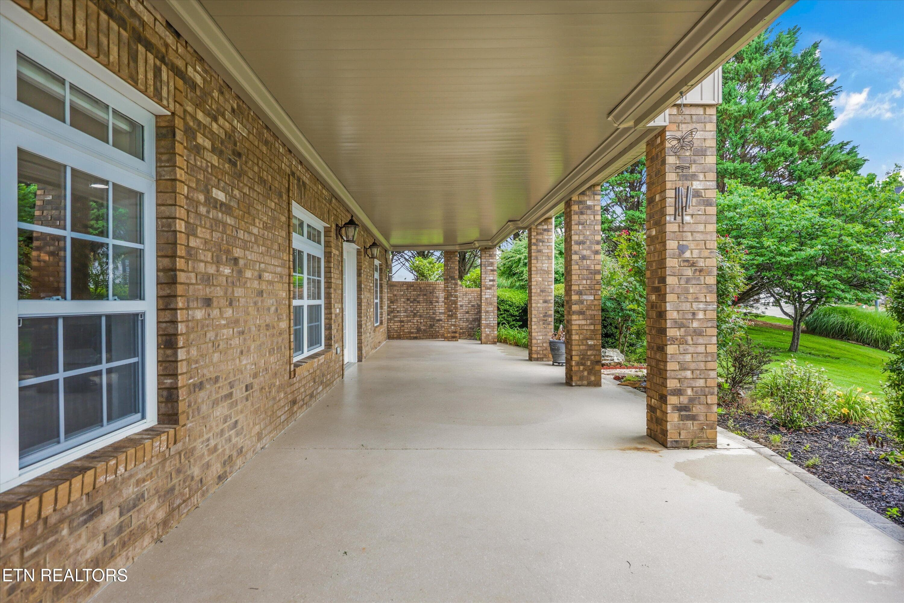Covered patio , Rain of Shine - 145 Nunyu Tr, Vonore, TN 37885