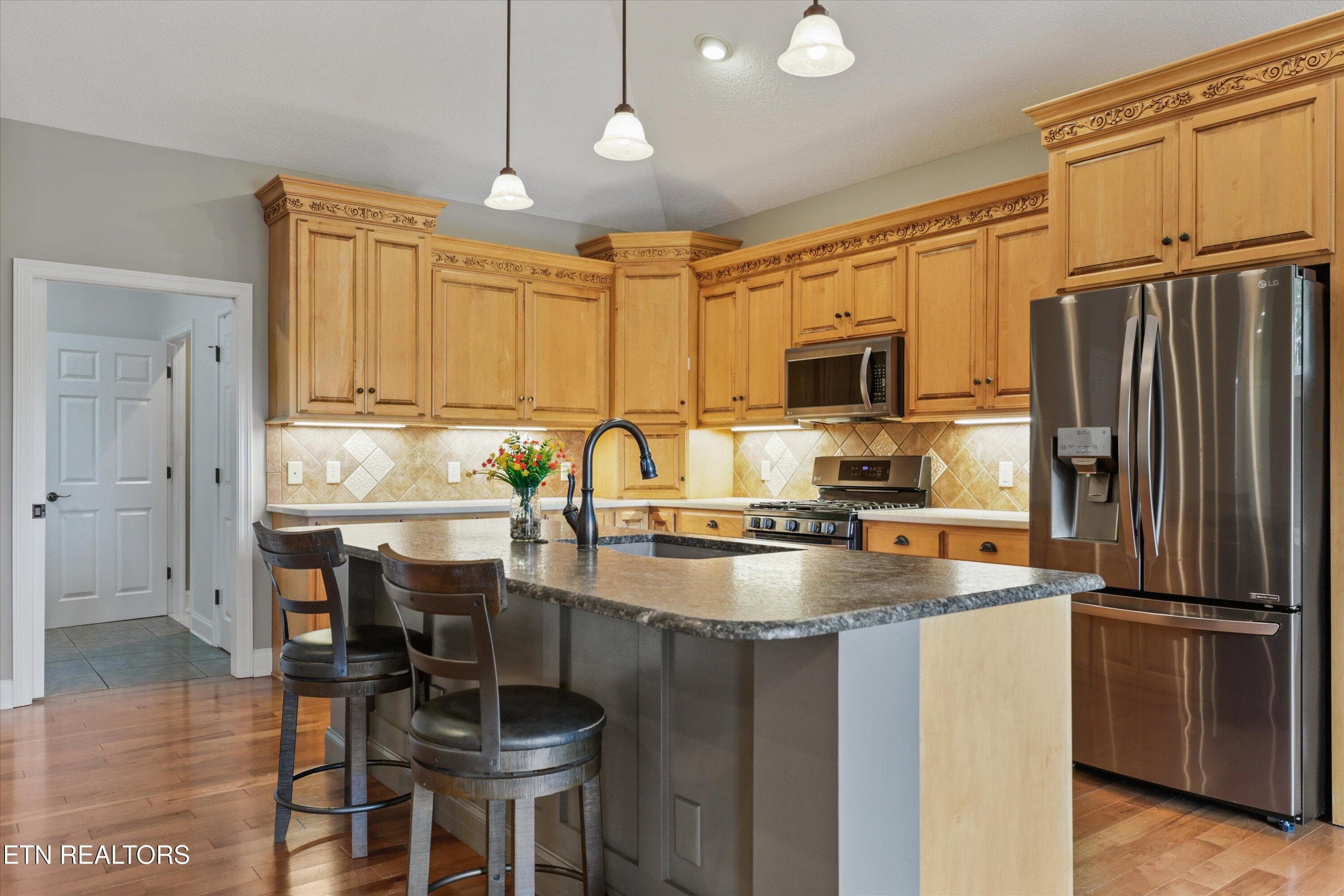 Leathered Granite Island - 145 Nunyu Tr, Vonore, TN 37885