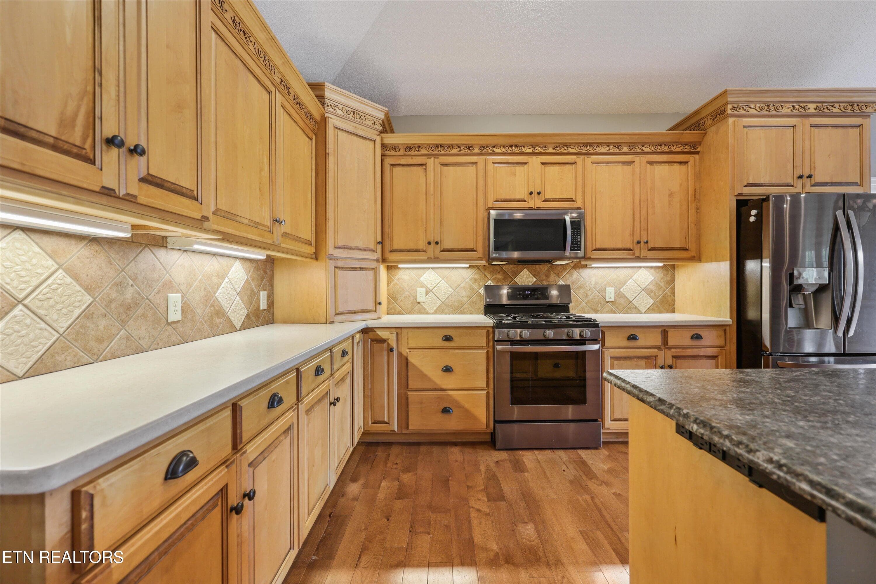Kitchen Made for Entertaining - 145 Nunyu Tr, Vonore, TN 37885