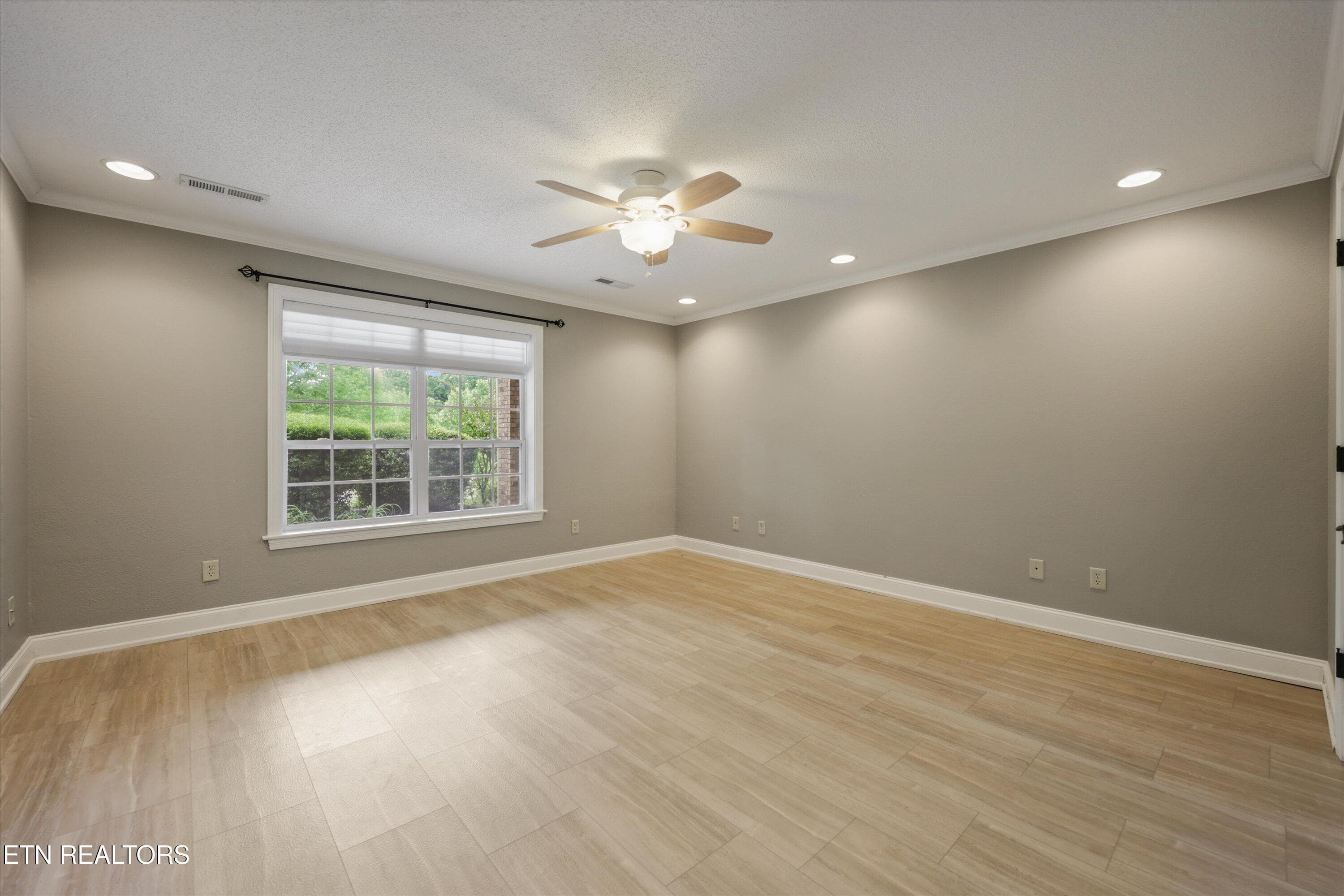 Private 3rd Bedroom - 145 Nunyu Tr, Vonore, TN 37885