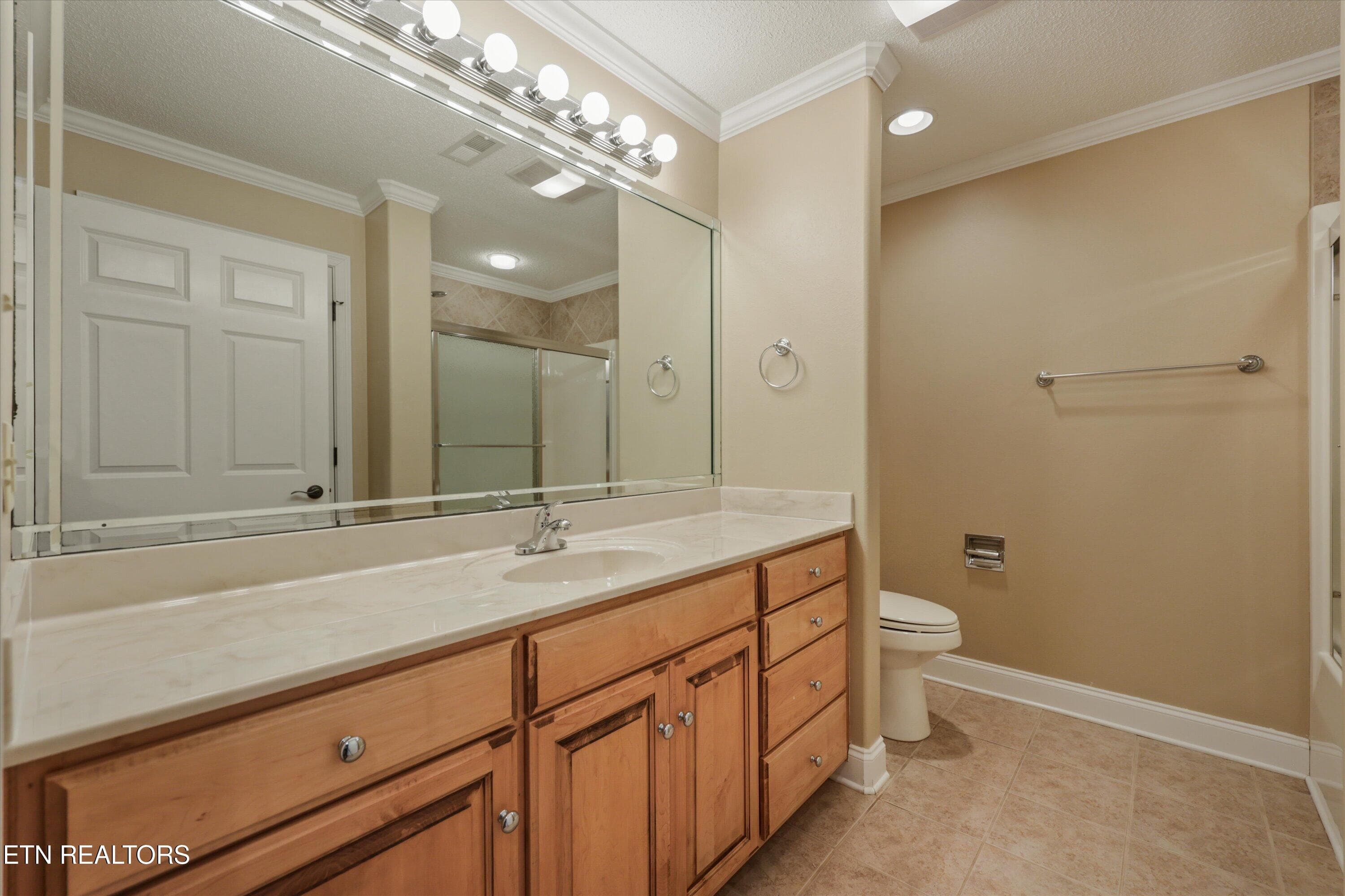 Full bath for Guests - 145 Nunyu Tr, Vonore, TN 37885