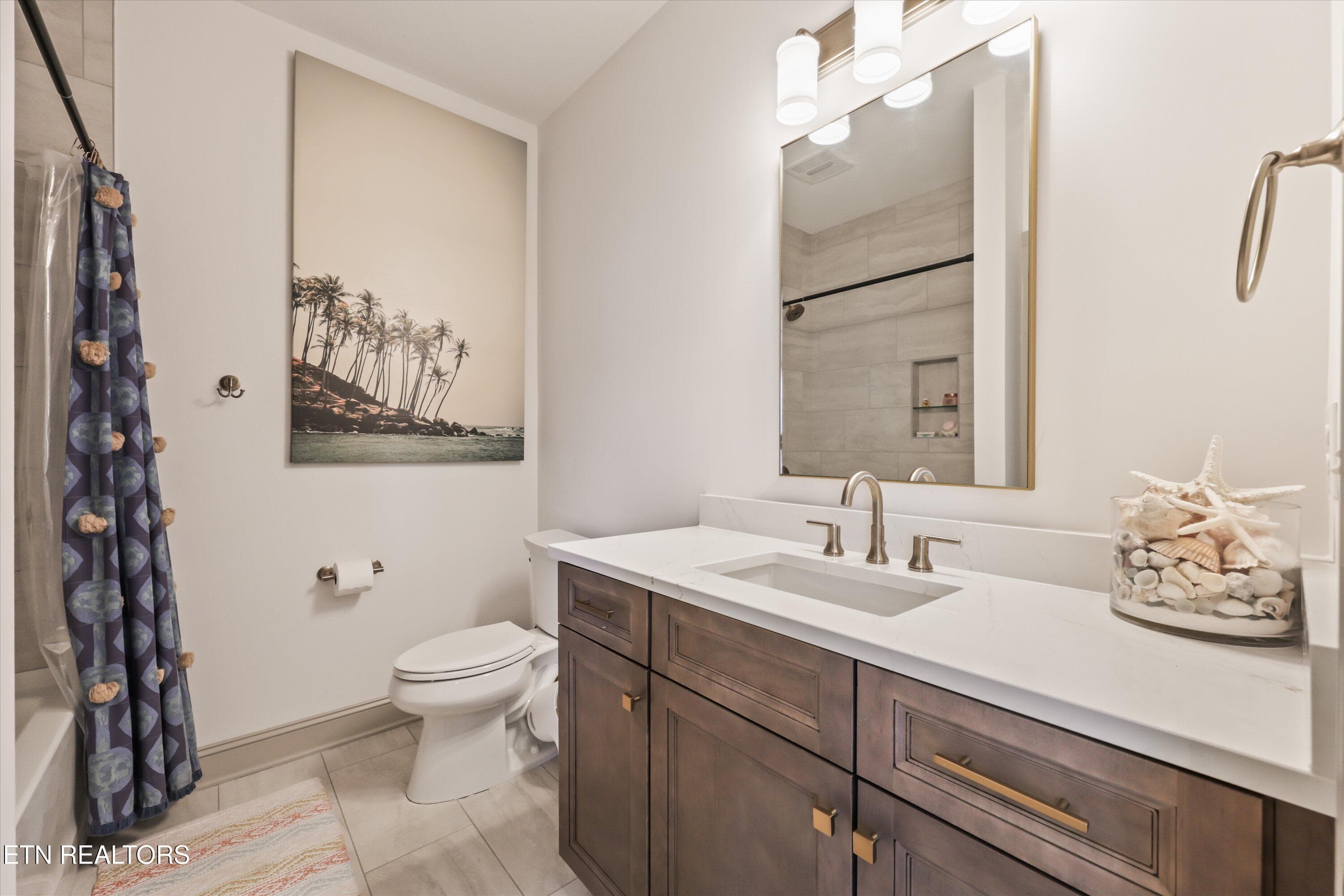 Secondary Bedroom Ensuite - 9456 Horizon Drive, Knoxville, TN 37922, Knoxville