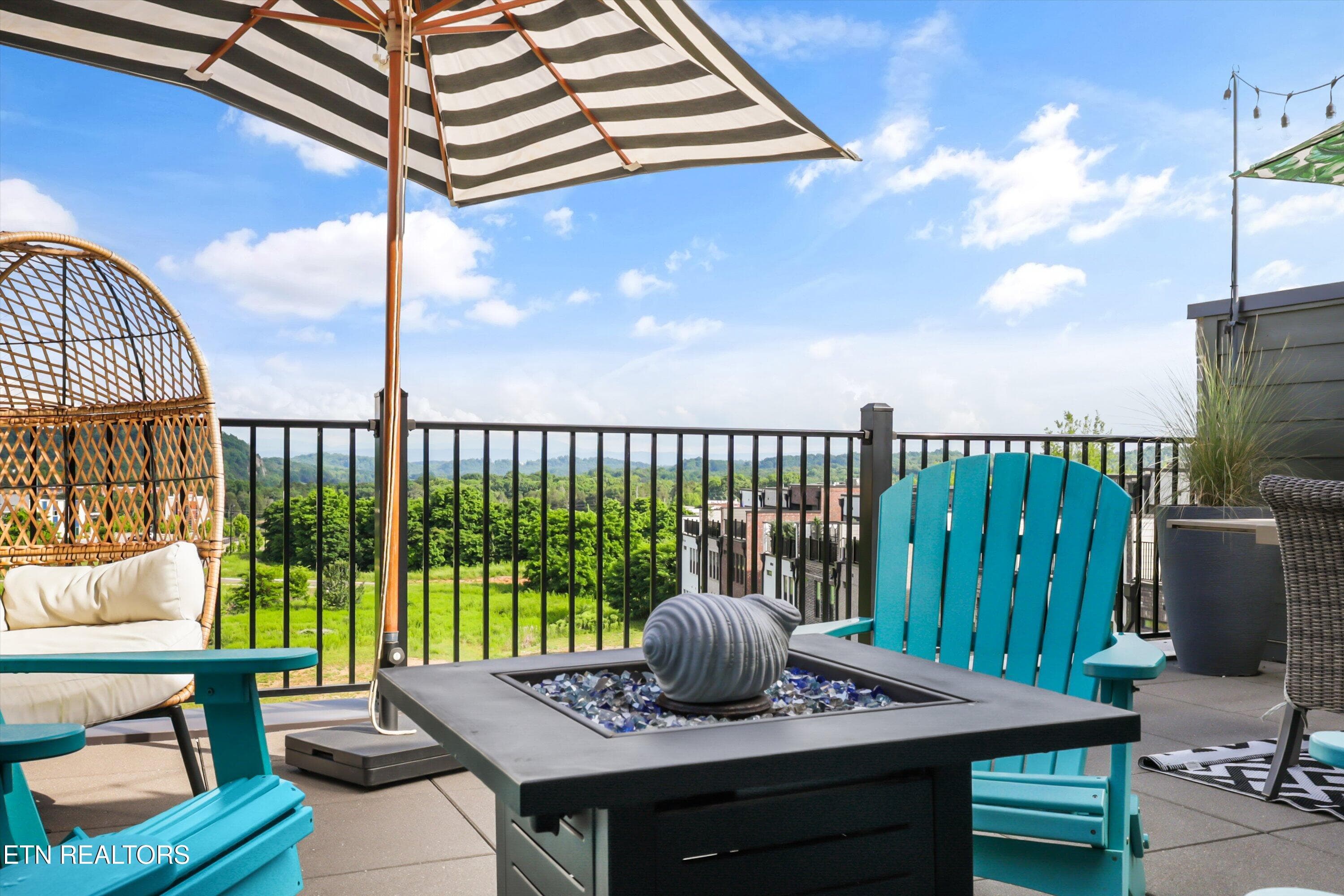 Private Rooftop - 9456 Horizon Drive, Knoxville, TN 37922, Knoxville