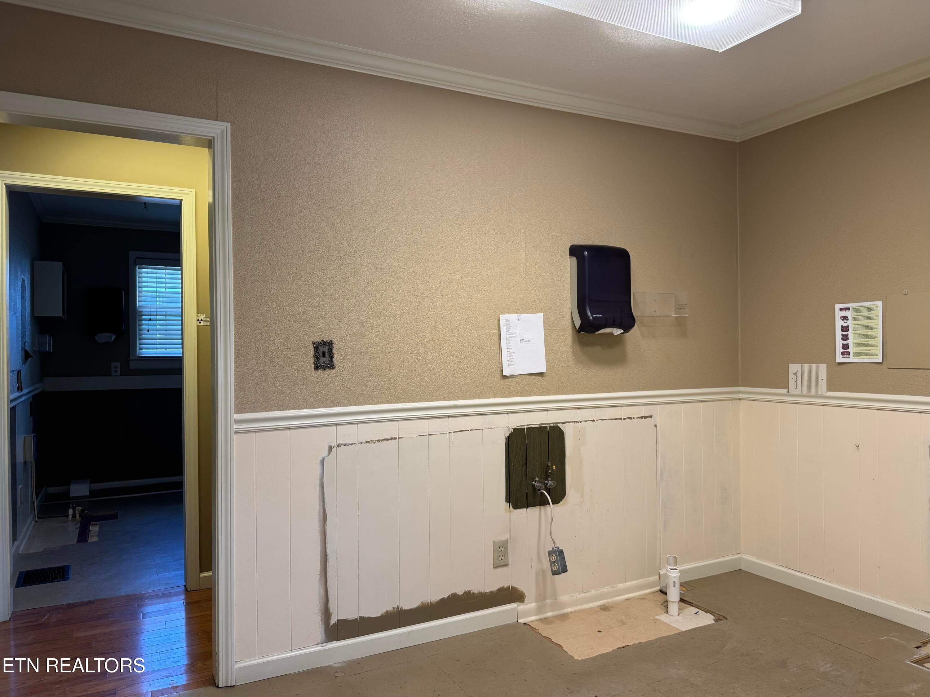 Room #1 - 705 Mulberry St, Loudon, TN 37774