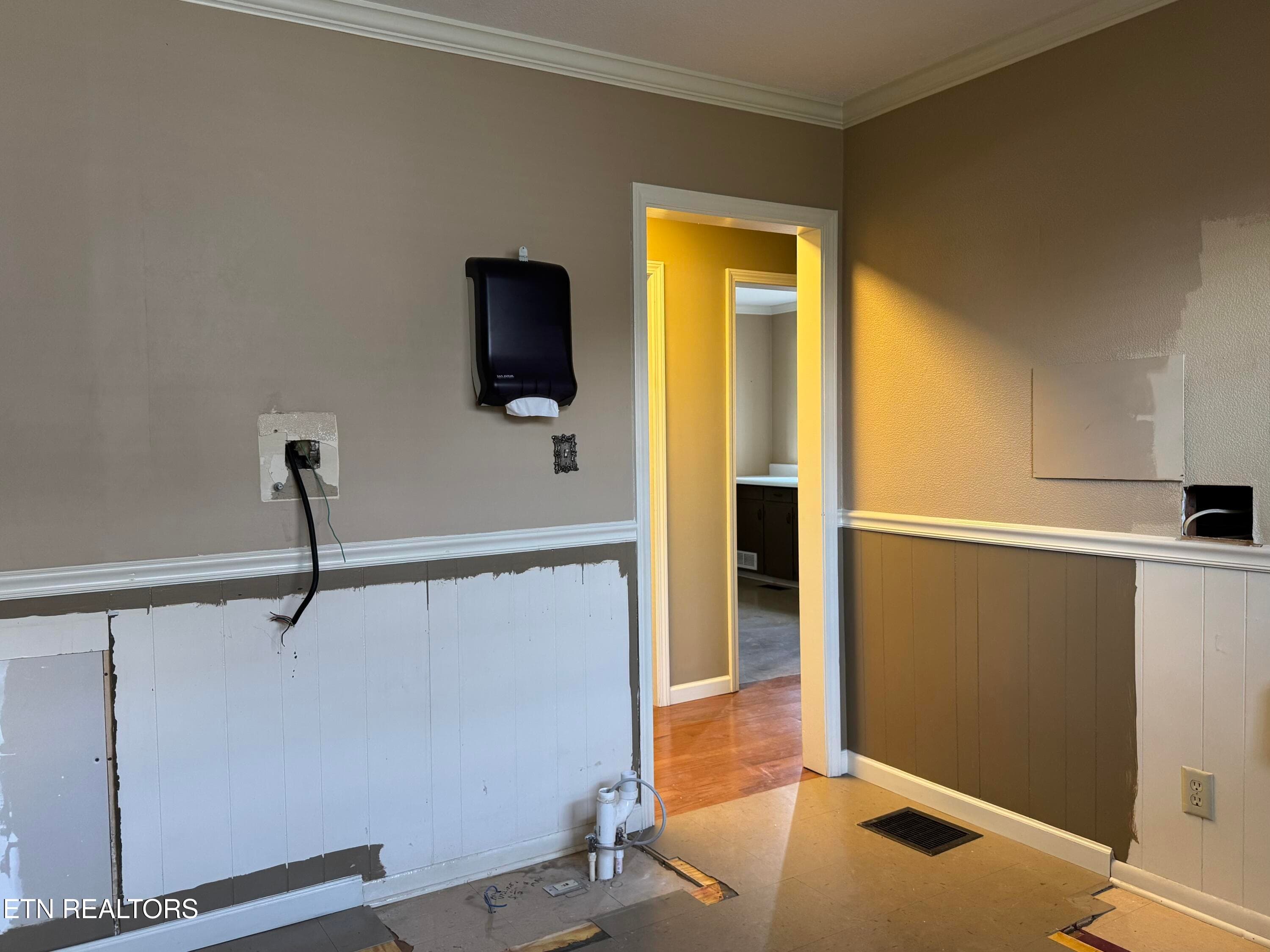 Rom #4 - 705 Mulberry St, Loudon, TN 37774