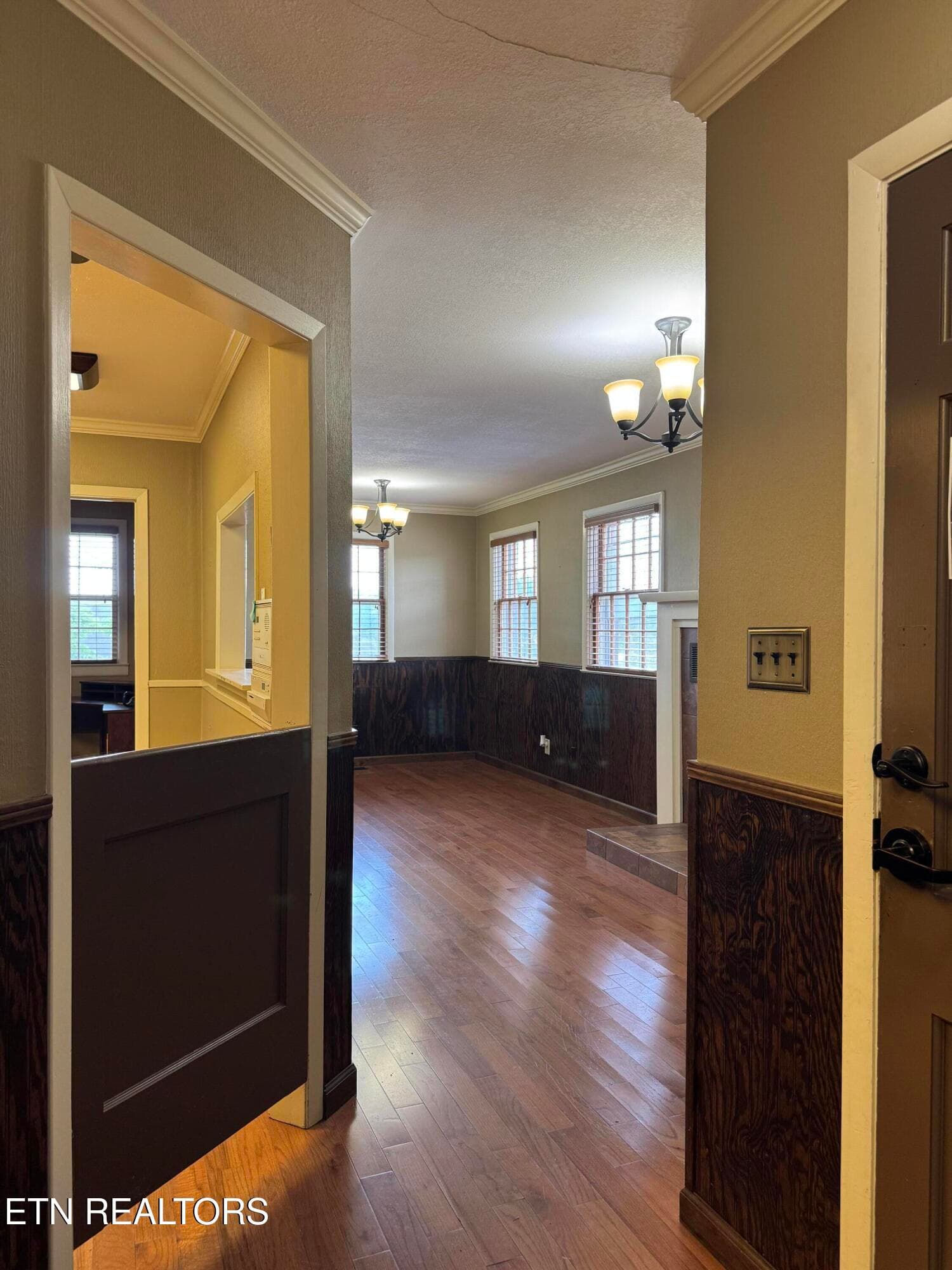 Entryway/Lobby - 705 Mulberry St, Loudon, TN 37774