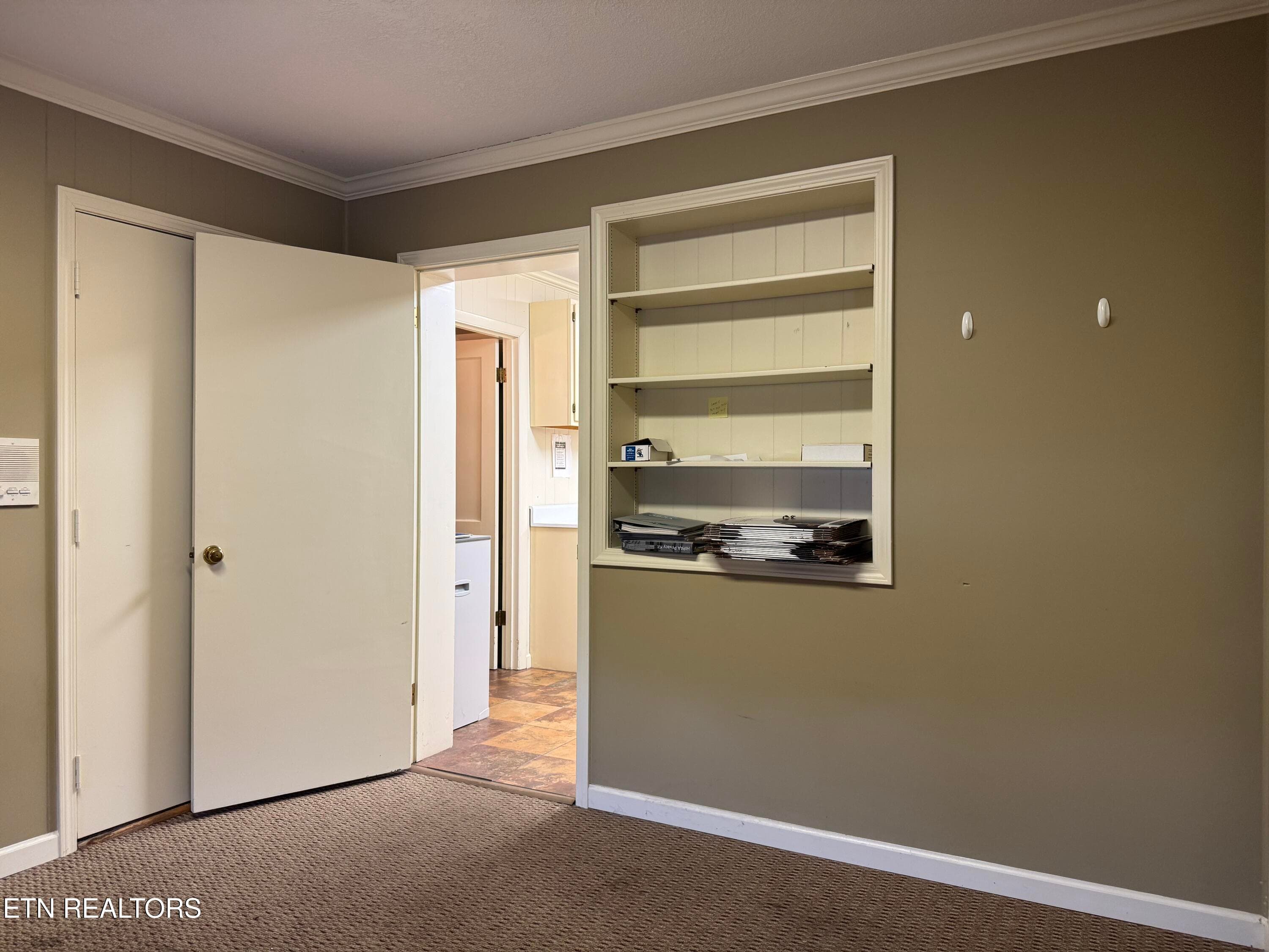 Rear Office - 705 Mulberry St, Loudon, TN 37774