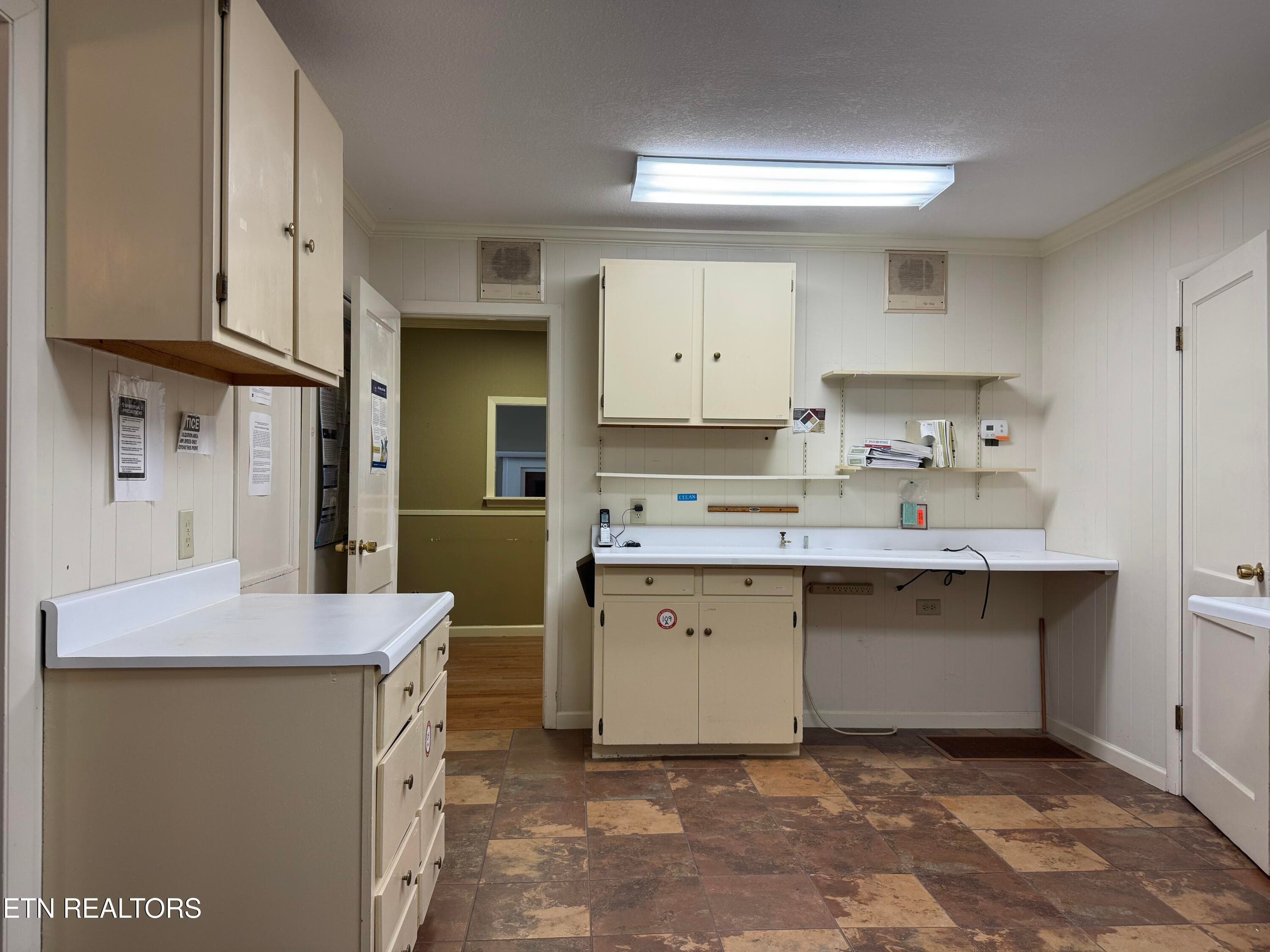 Central Lab - 705 Mulberry St, Loudon, TN 37774