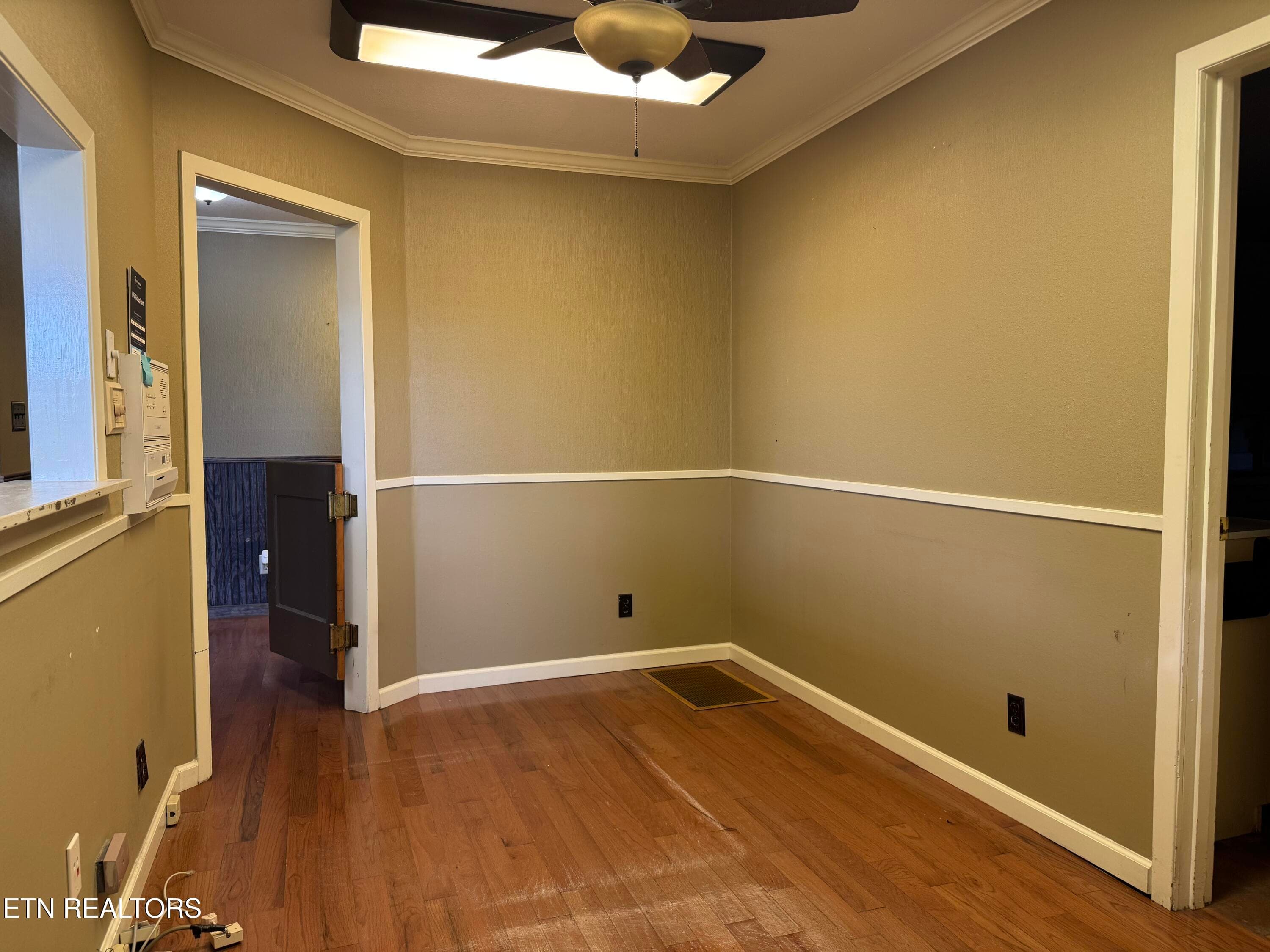 Reception - 705 Mulberry St, Loudon, TN 37774