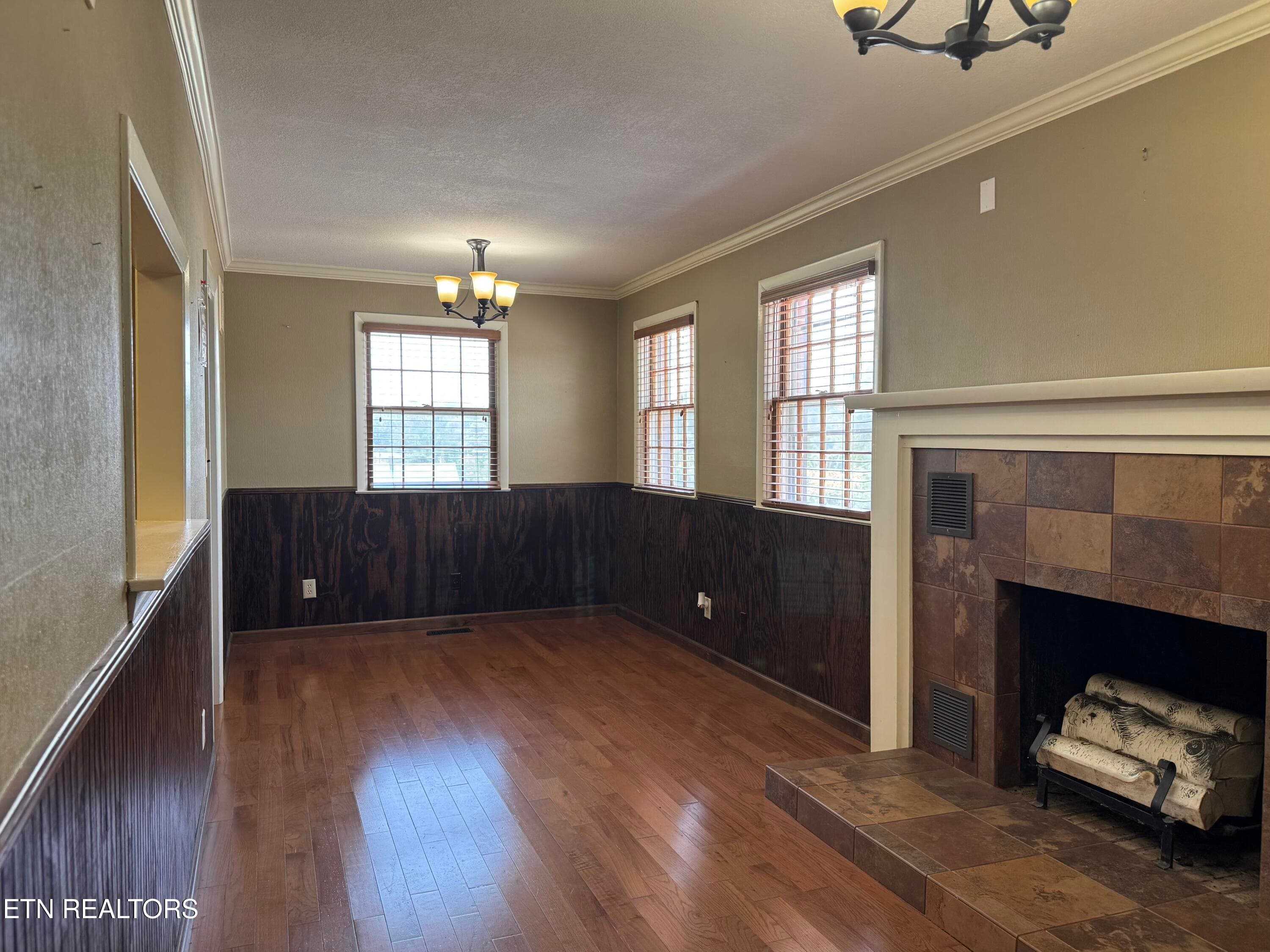 Reception/Lobby - 705 Mulberry St, Loudon, TN 37774