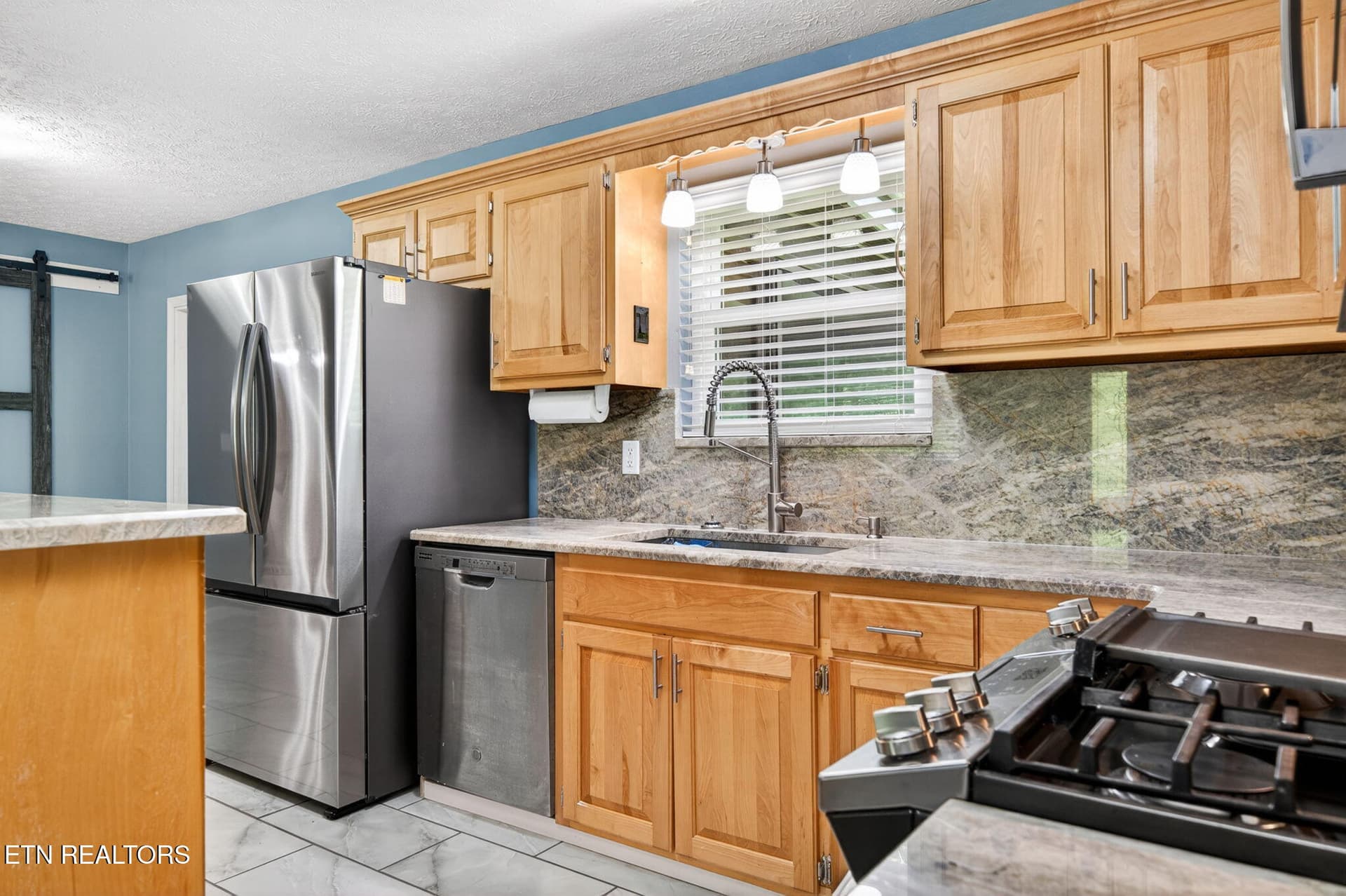 19-web-or-mls-340 Prentice St_390_TNPC - 340 Prentice St, Crossville, TN 38555
