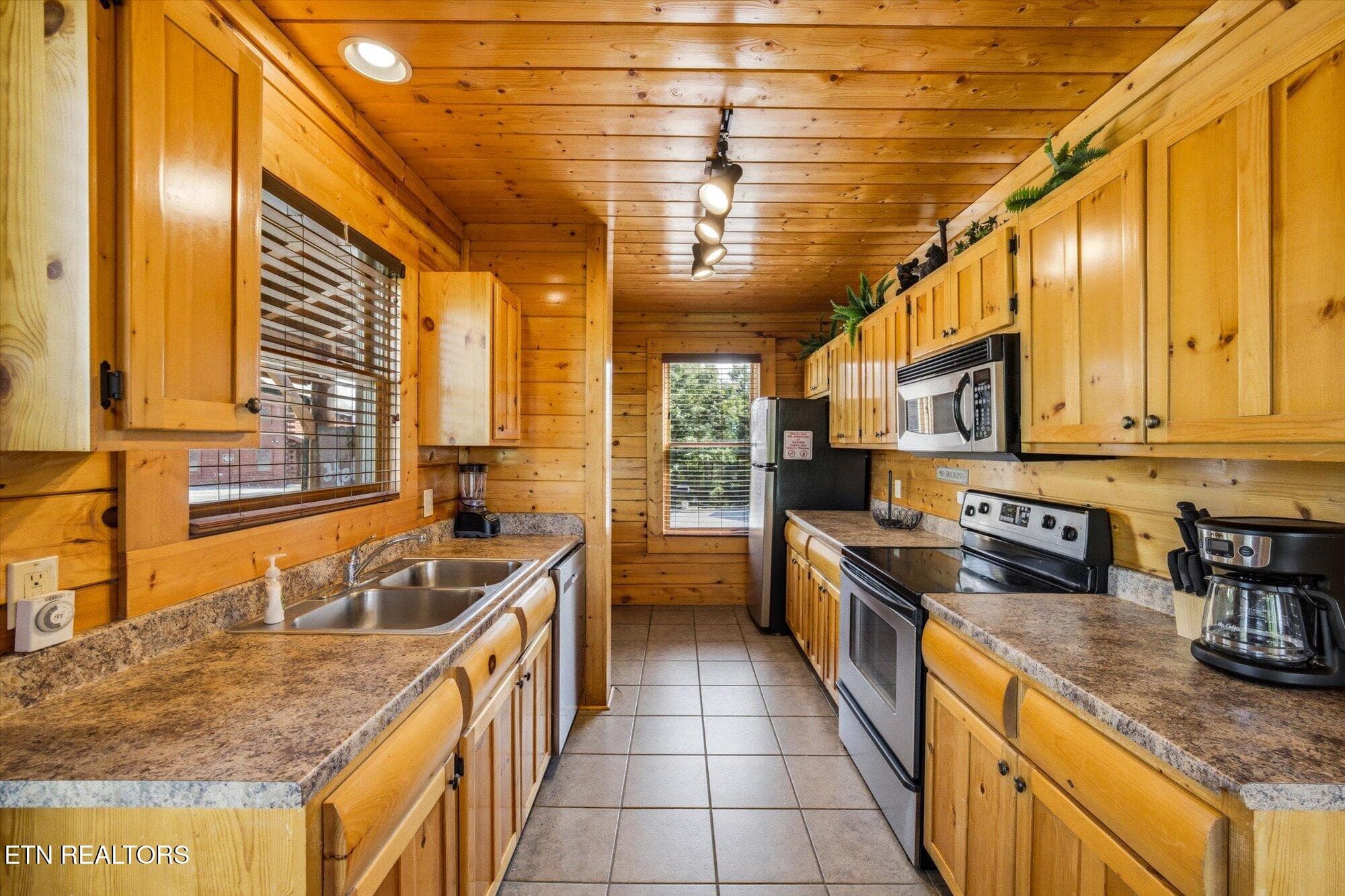 2809 White Oak Ridge Lane - 2809 White Oak Ridge Lane, Sevierville, TN 37862
