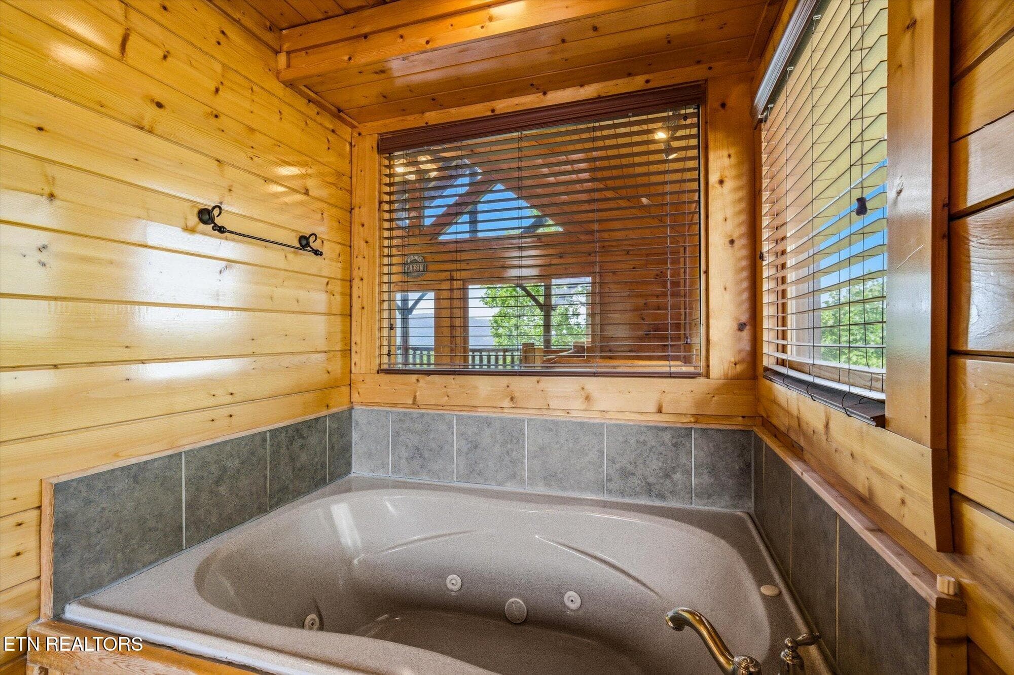 2809 White Oak Ridge Lane - 2809 White Oak Ridge Lane, Sevierville, TN 37862
