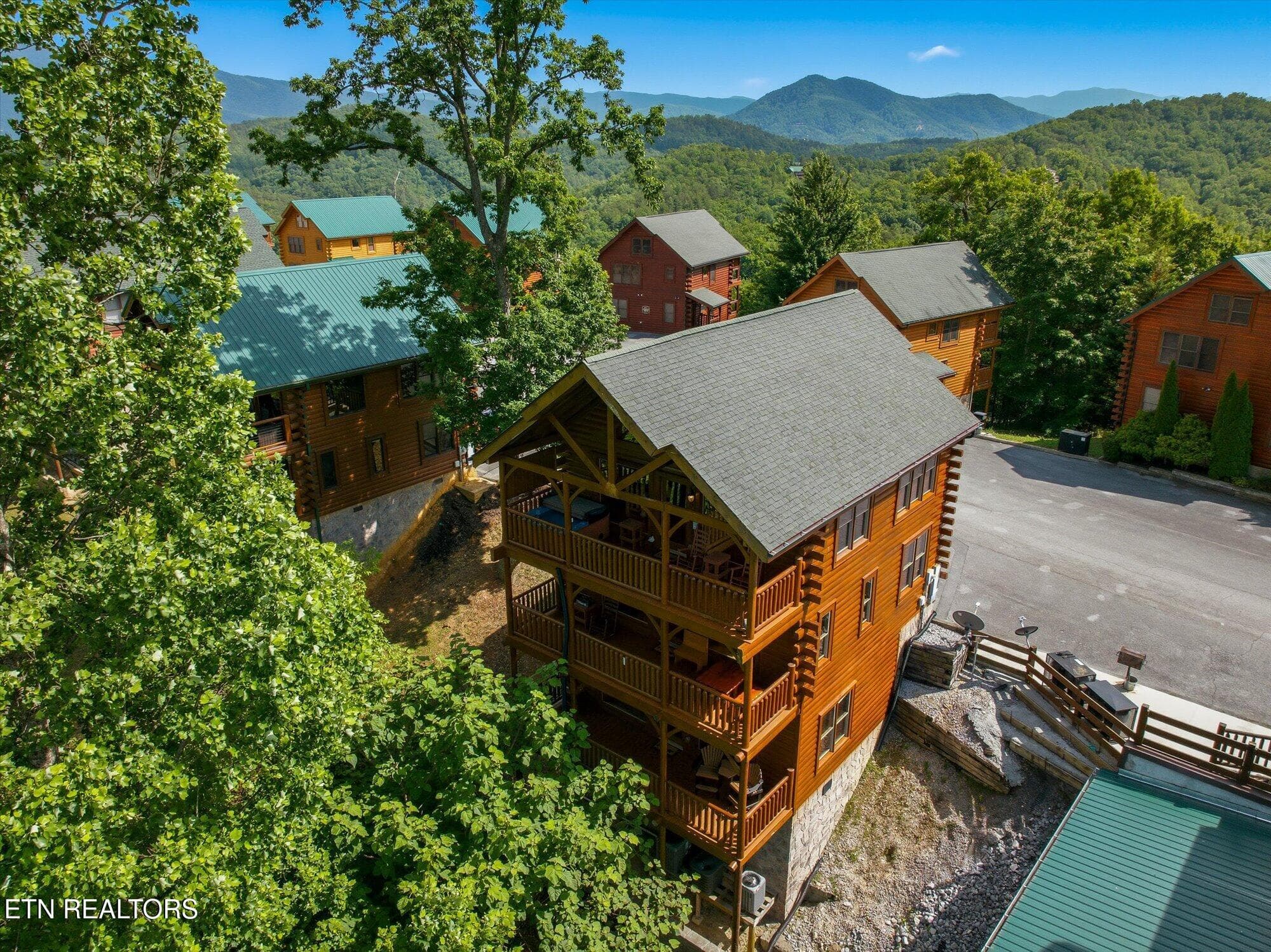 2809 White Oak Ridge Lane - 2809 White Oak Ridge Lane, Sevierville, TN 37862